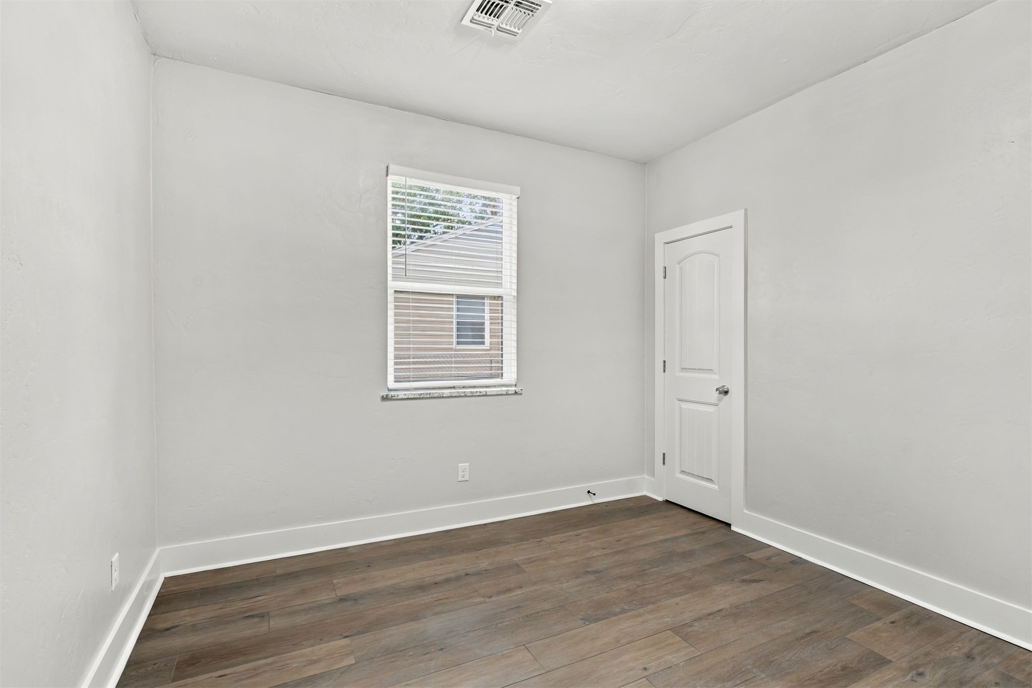 8944 E 3rd Place E Property Photo 24
