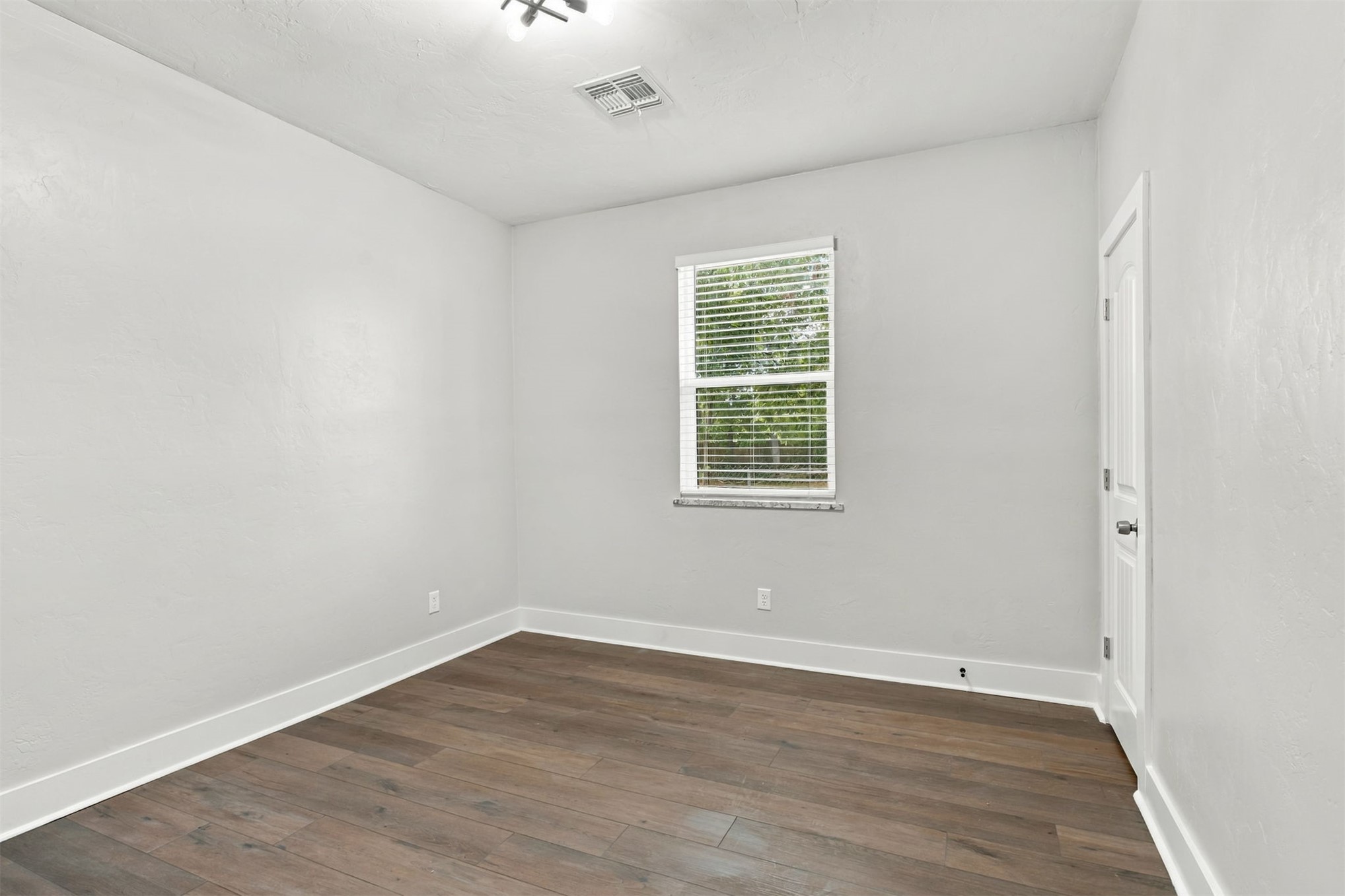 8944 E 3rd Place E Property Photo 25