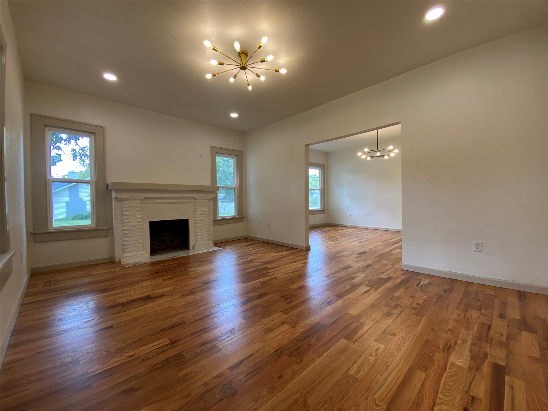 328 S Hickory Street Property Photo 5