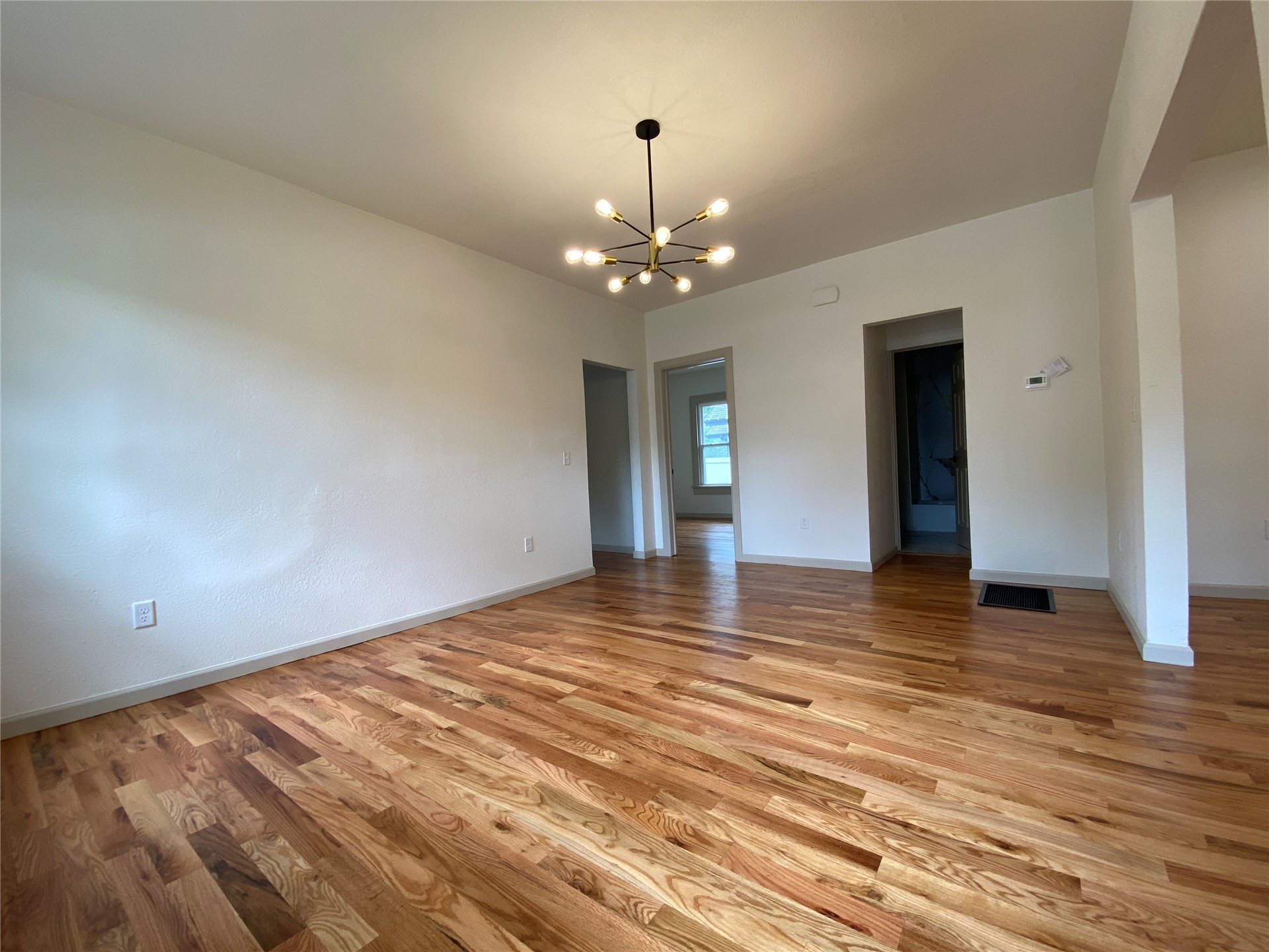 328 S Hickory Street Property Photo 8