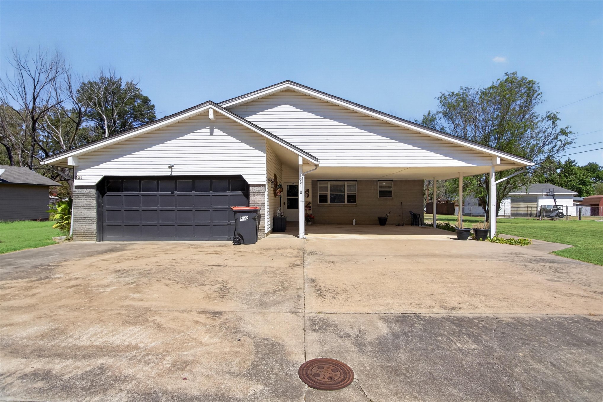301 E Layton Street E