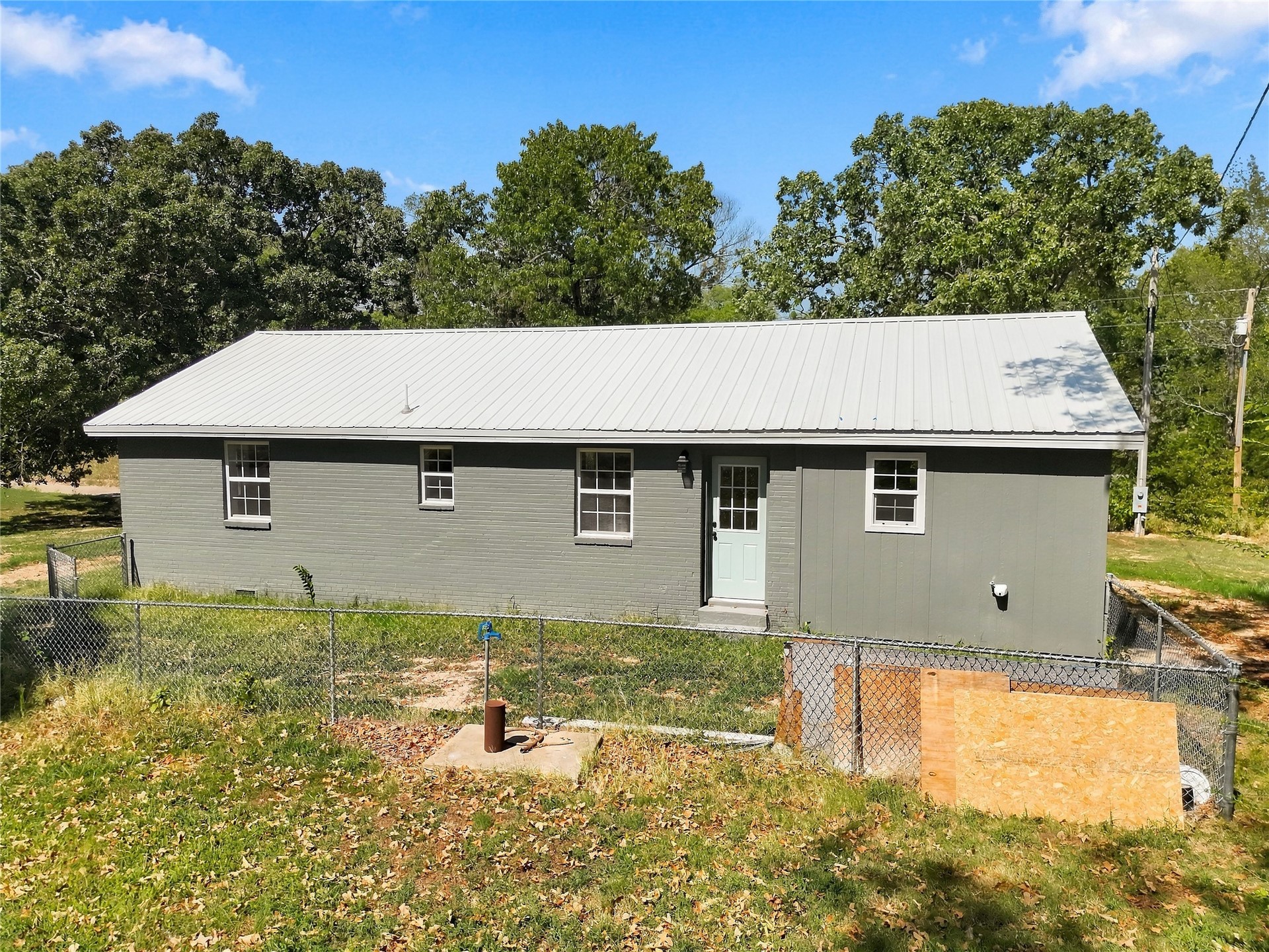 471846 E 0840 Road Property Photo 5
