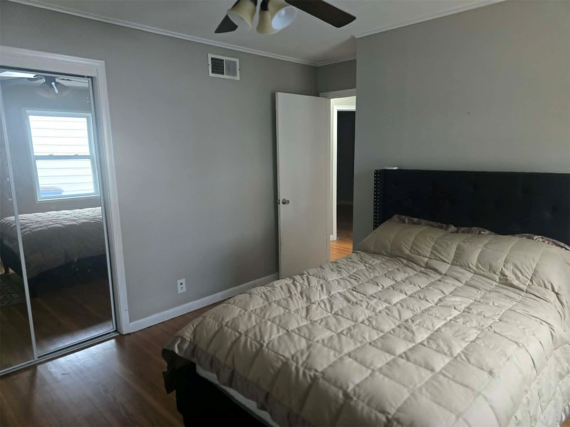 1729 S Maplewood Avenue Property Photo 10