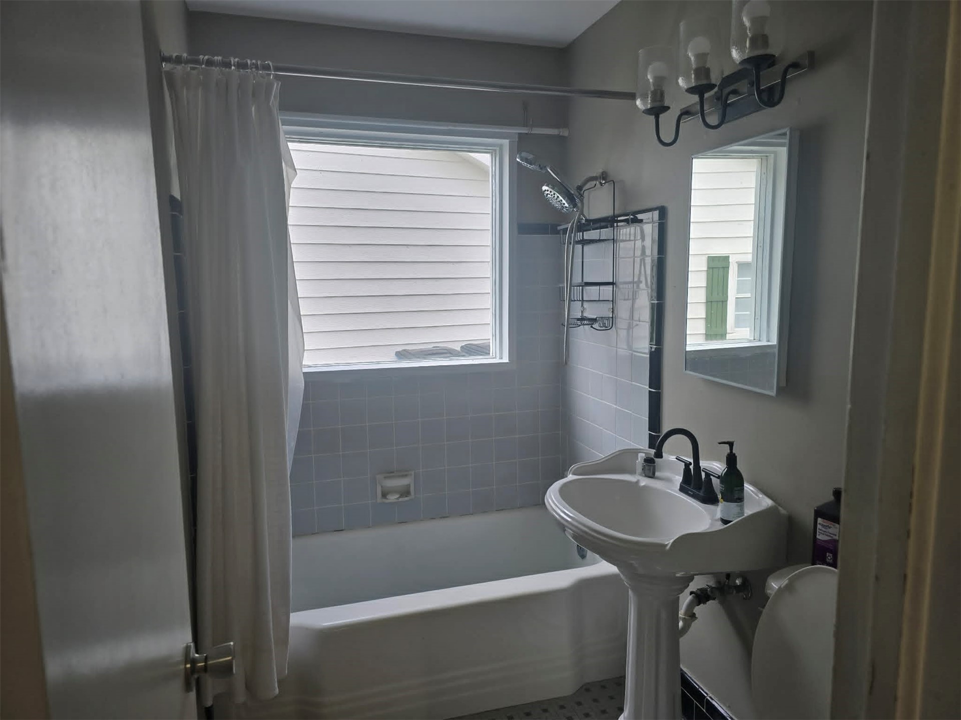 1729 S Maplewood Avenue Property Photo 11