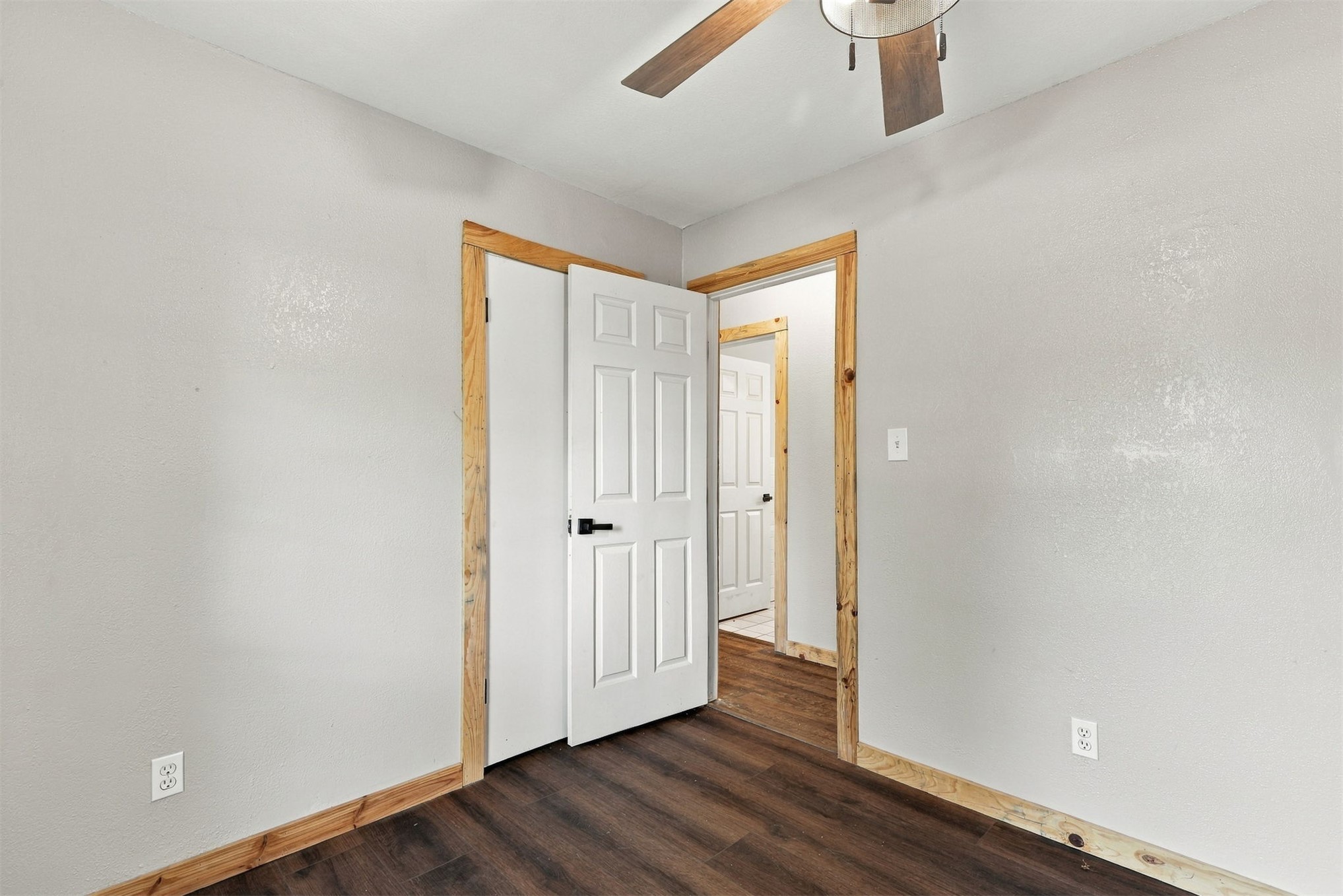 110 N Brackett Property Photo 9