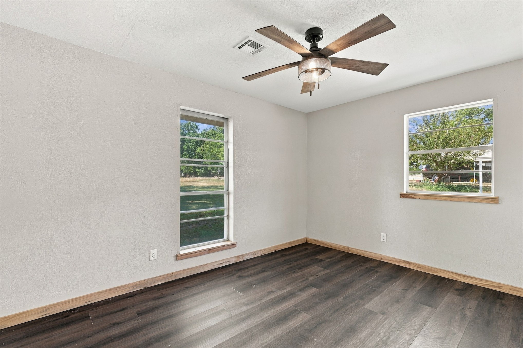 110 N Brackett Property Photo 11