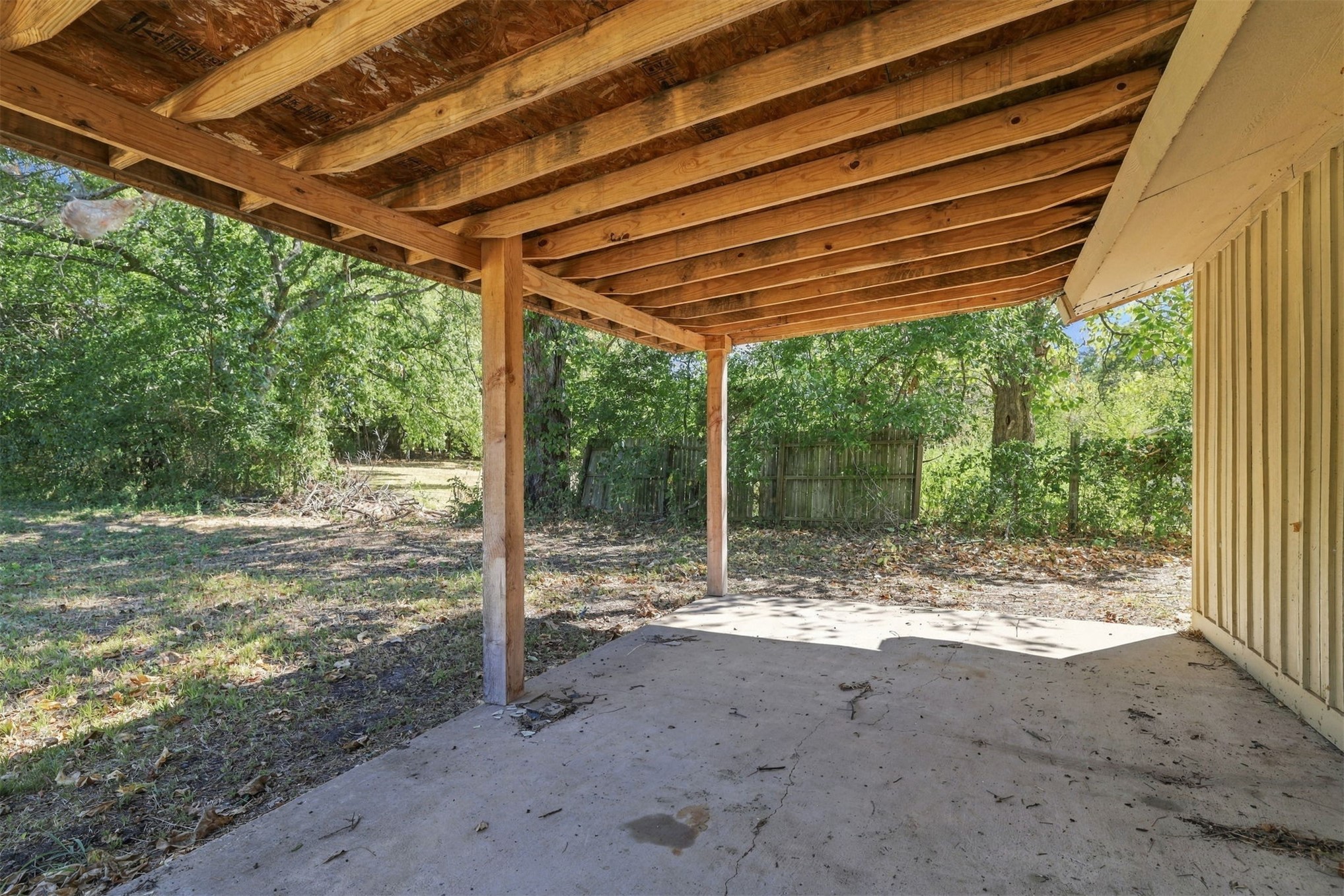 110 N Brackett Property Photo 15