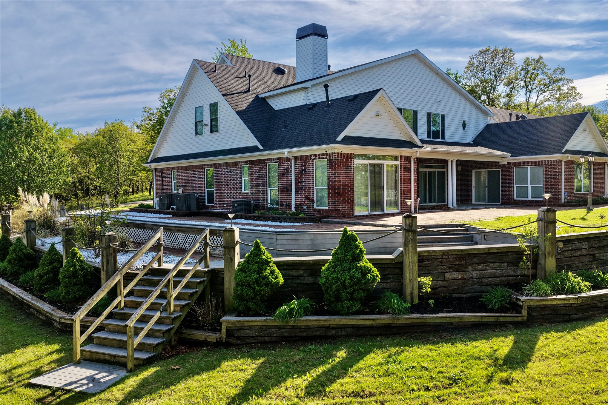 25 E Shoreline Drive Property Photo 4