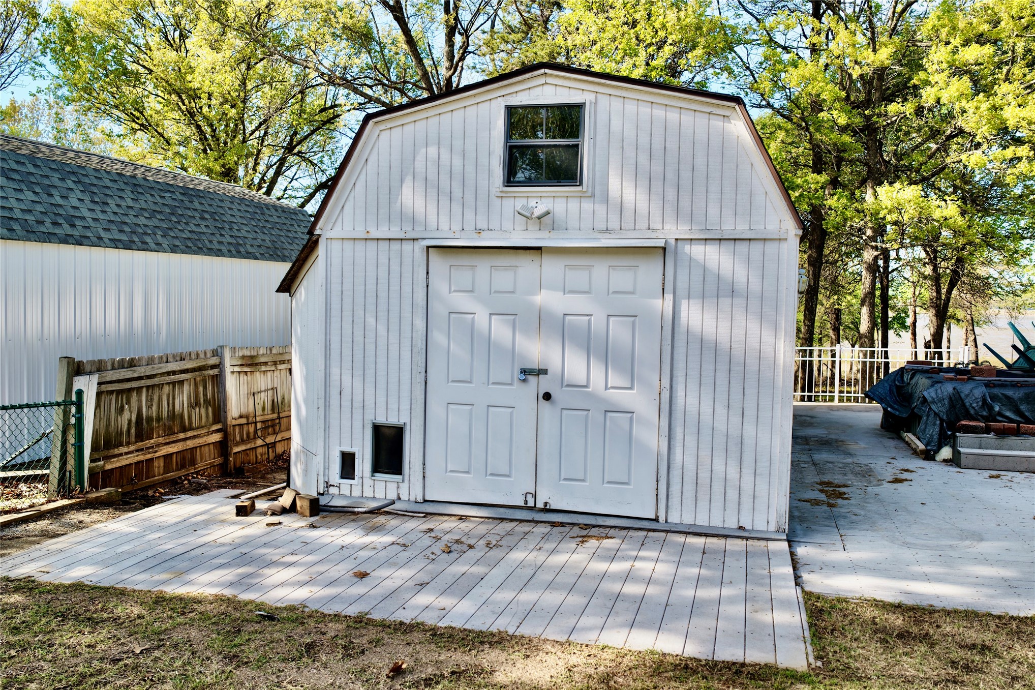 25 E Shoreline Drive Property Photo 7