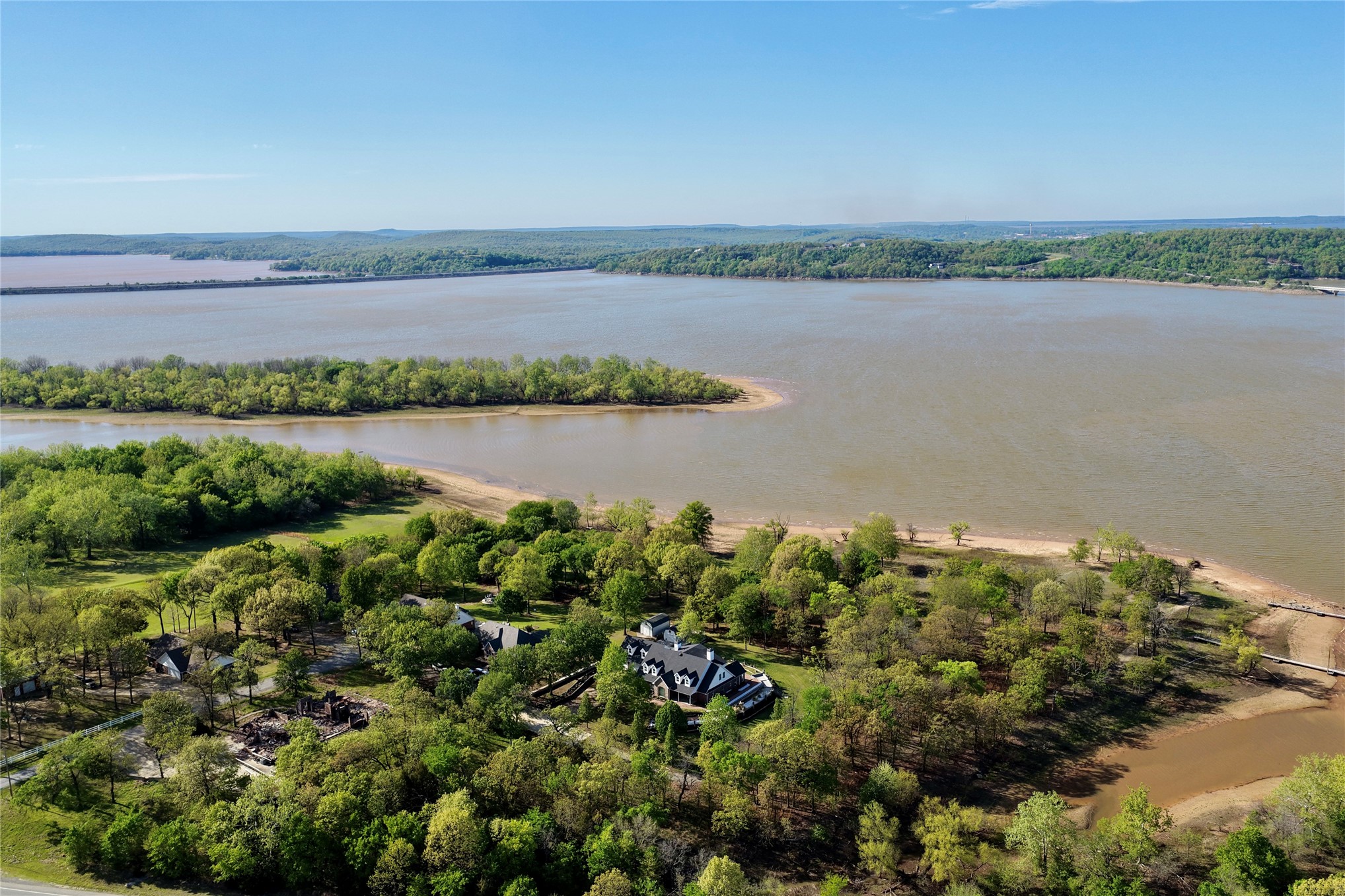 25 E Shoreline Drive Property Photo 10