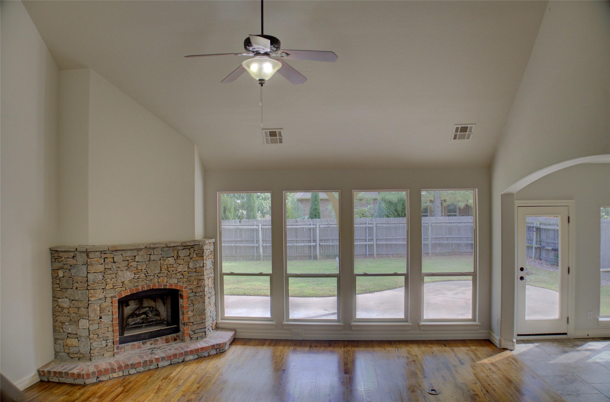 12593 S 67th East Avenue Property Photo 12