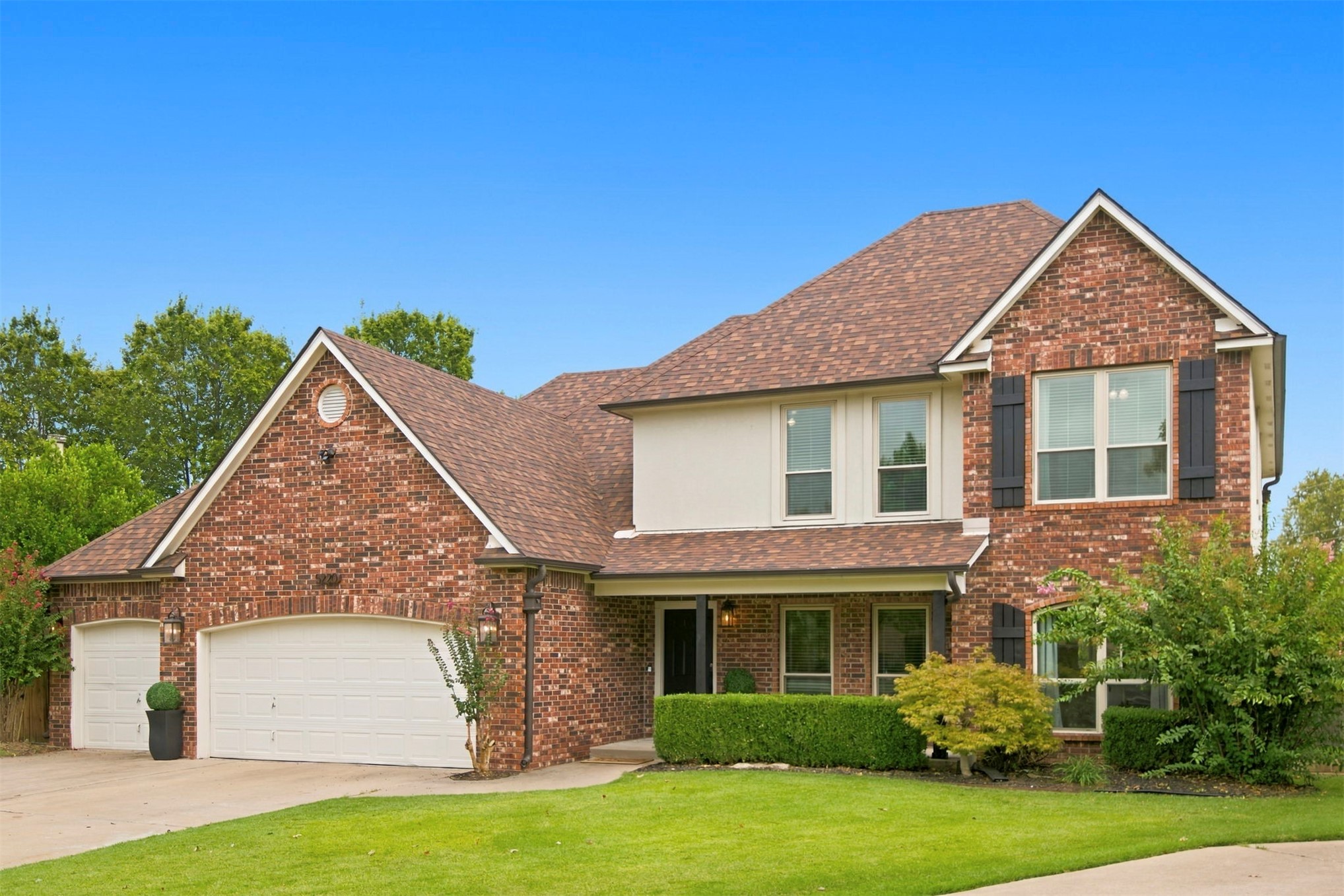 5220 E 110th Place