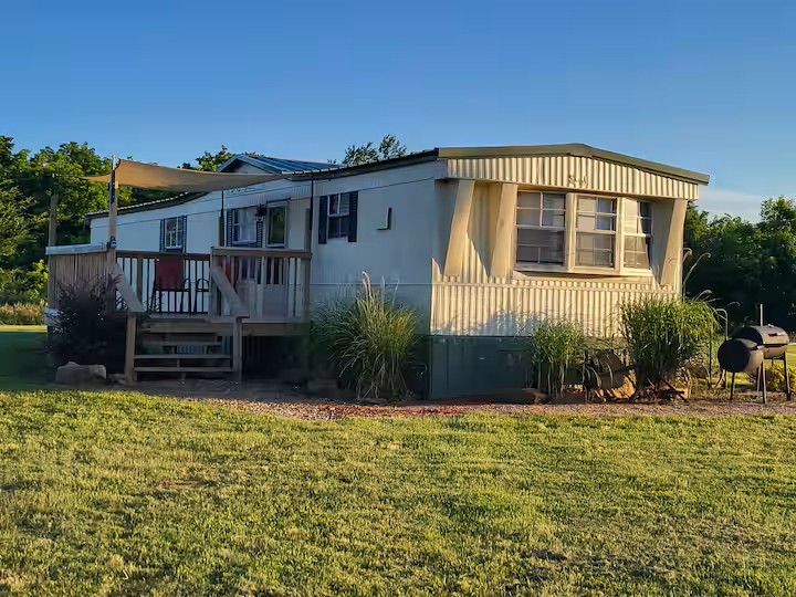 418251 E 1201 Property Photo 1