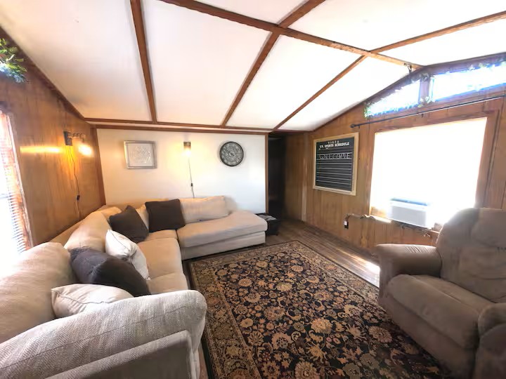 418251 E 1201 Property Photo 2
