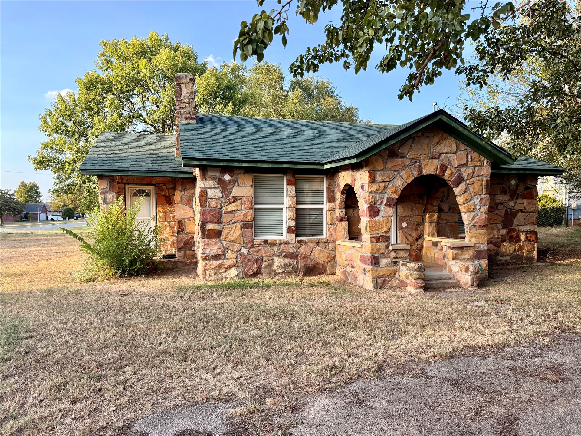 223 10th Street Property Photo 1