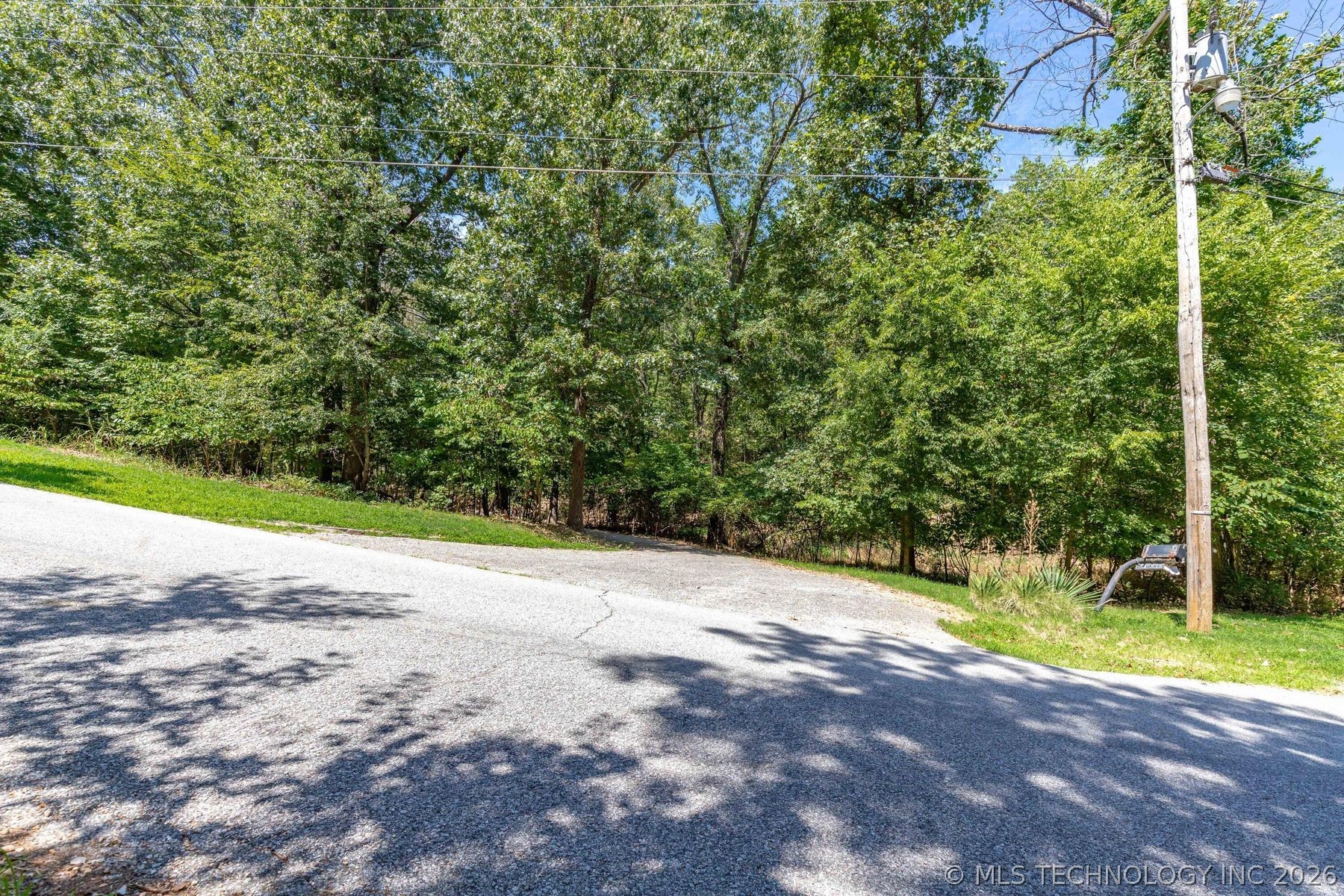 100 Skyline Drive Property Photo 22