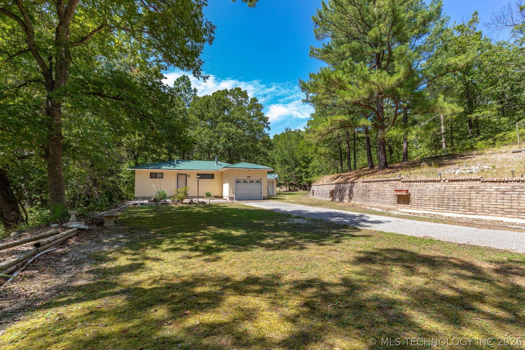 100 Skyline Drive Property Photo 25
