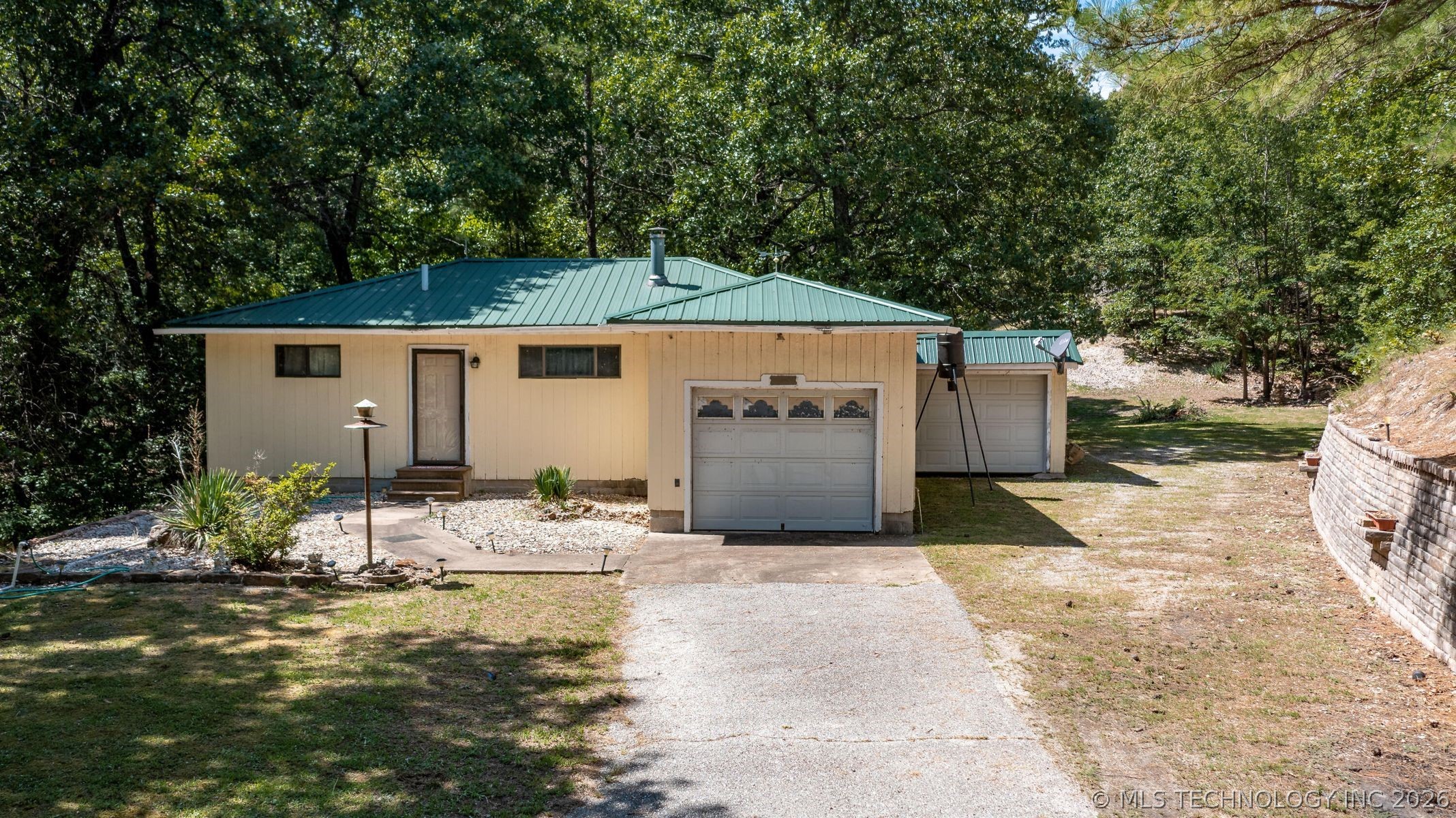 100 Skyline Drive Property Photo 26