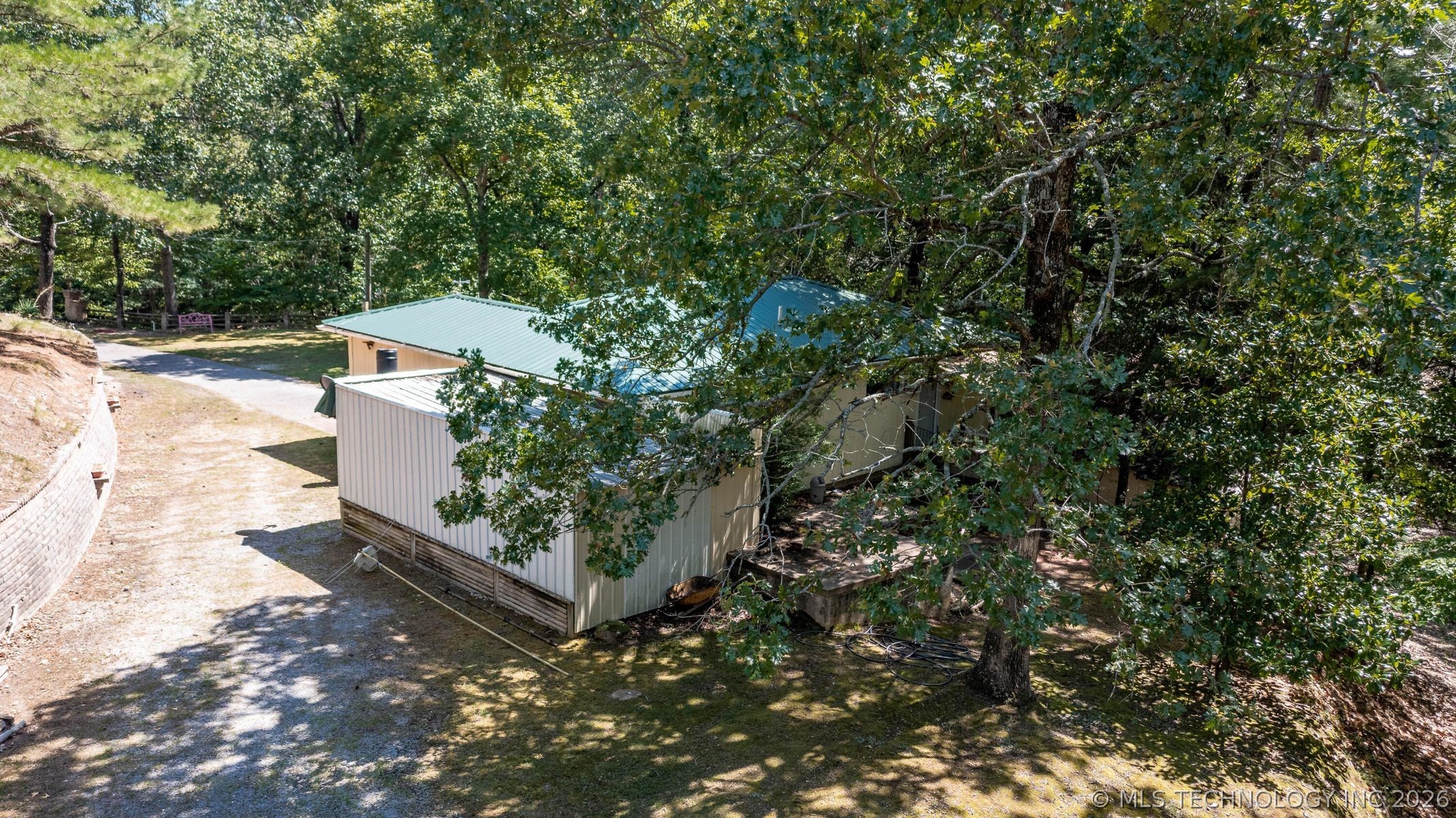 100 Skyline Drive Property Photo 27