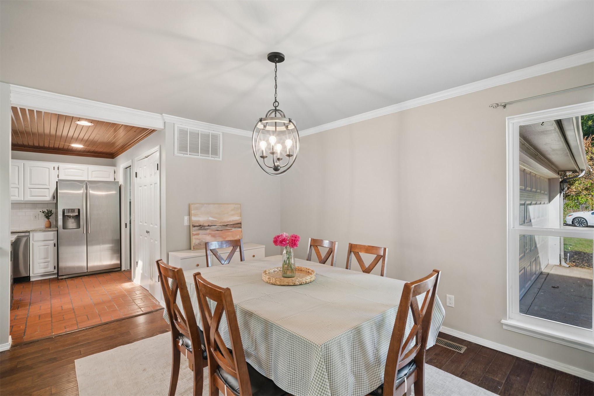 9524 S Maplewood Avenue Property Photo 12