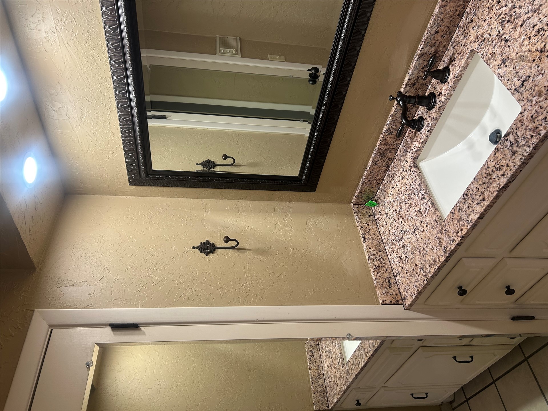 2913 Springdale Lane Property Photo 8