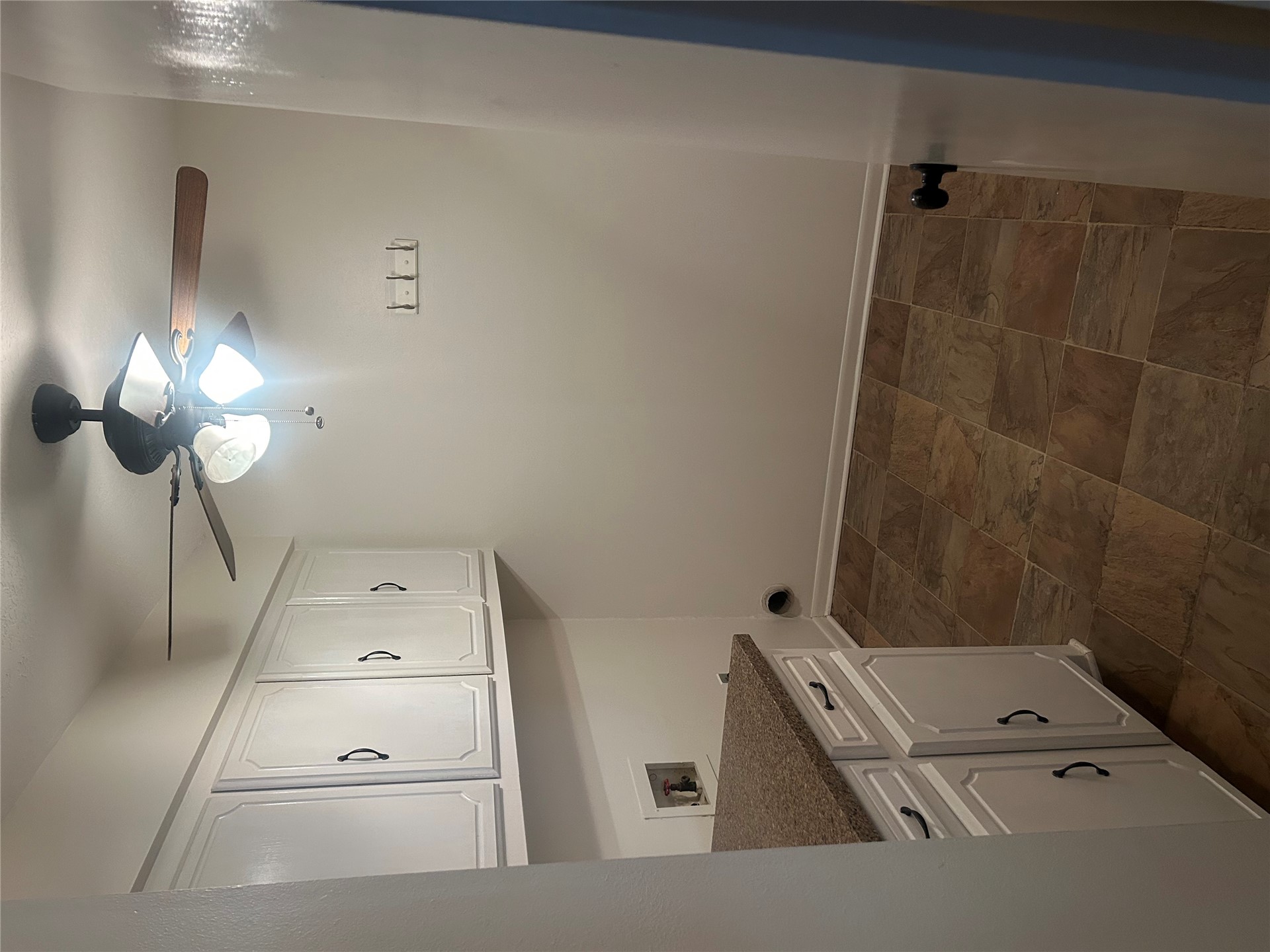 2913 Springdale Lane Property Photo 28