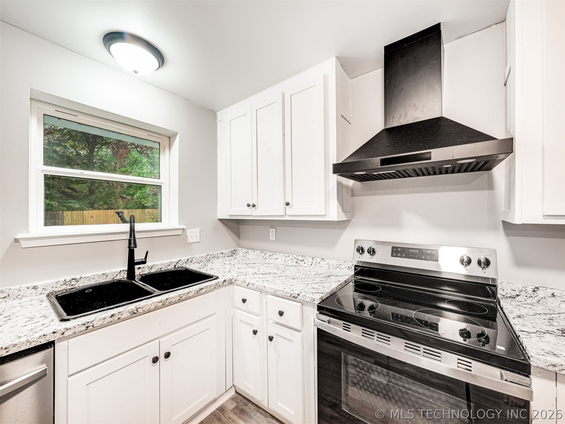 309 Capitol Street Property Photo 10