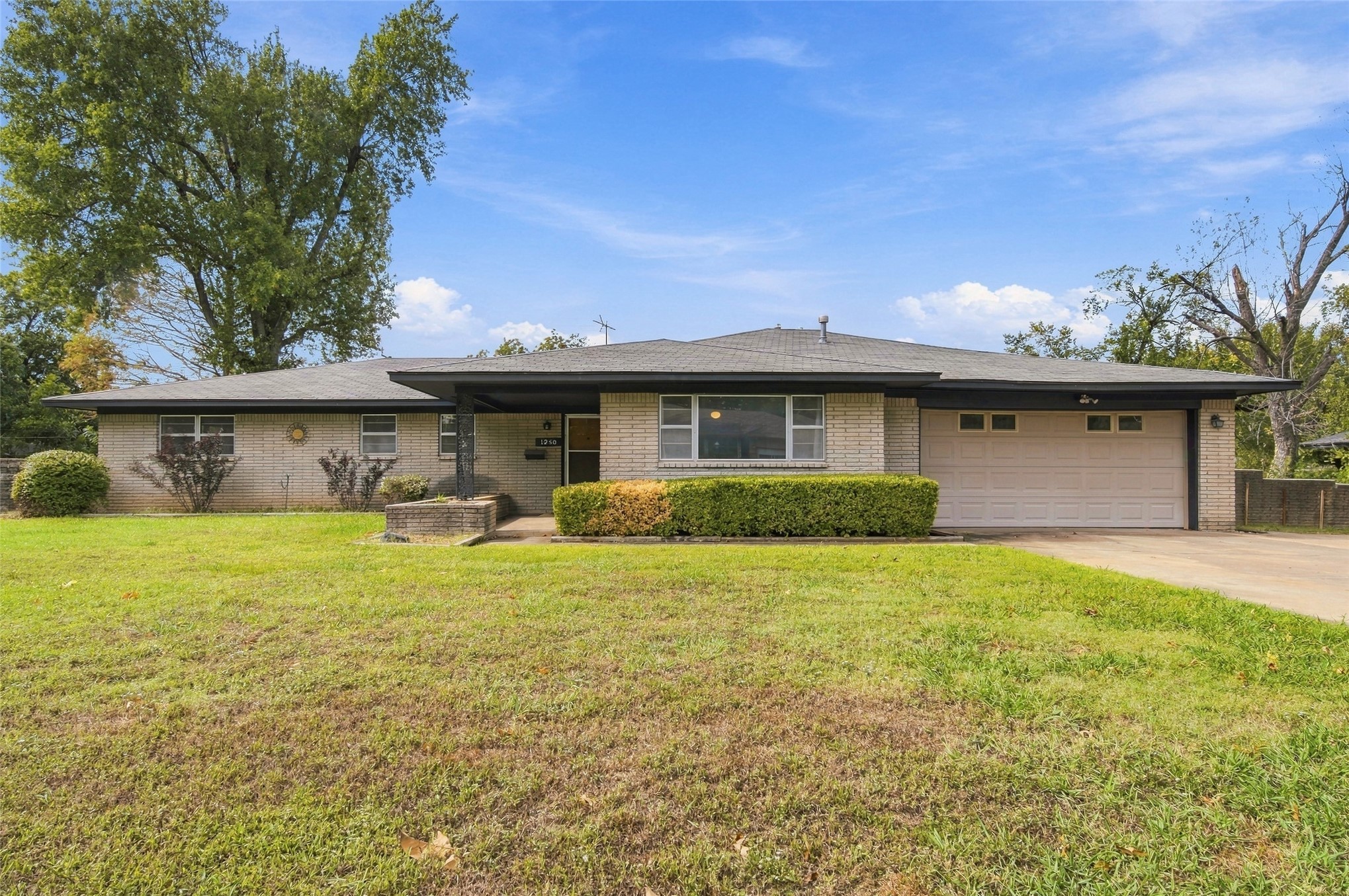 1250 S 103rd East Avenue Property Photo 1
