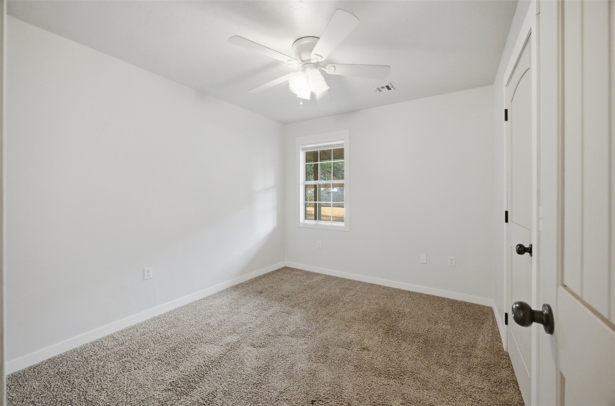 714 W Madison Avenue Property Photo 8