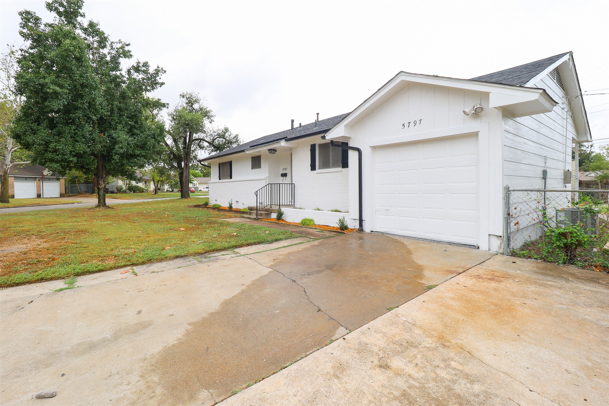 5797 E 26th Street Property Photo 4