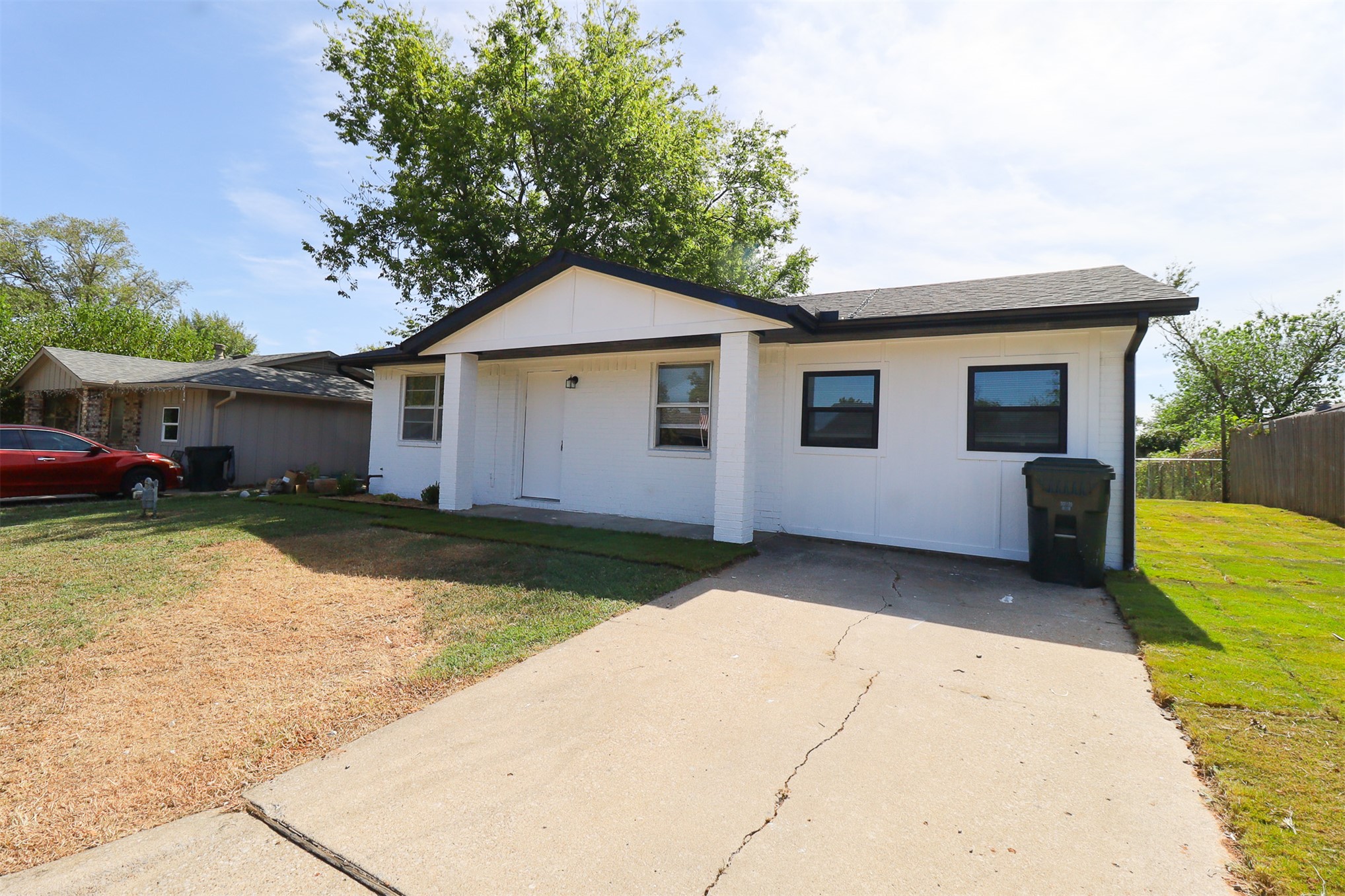1007 W 9th Street Property Photo 3
