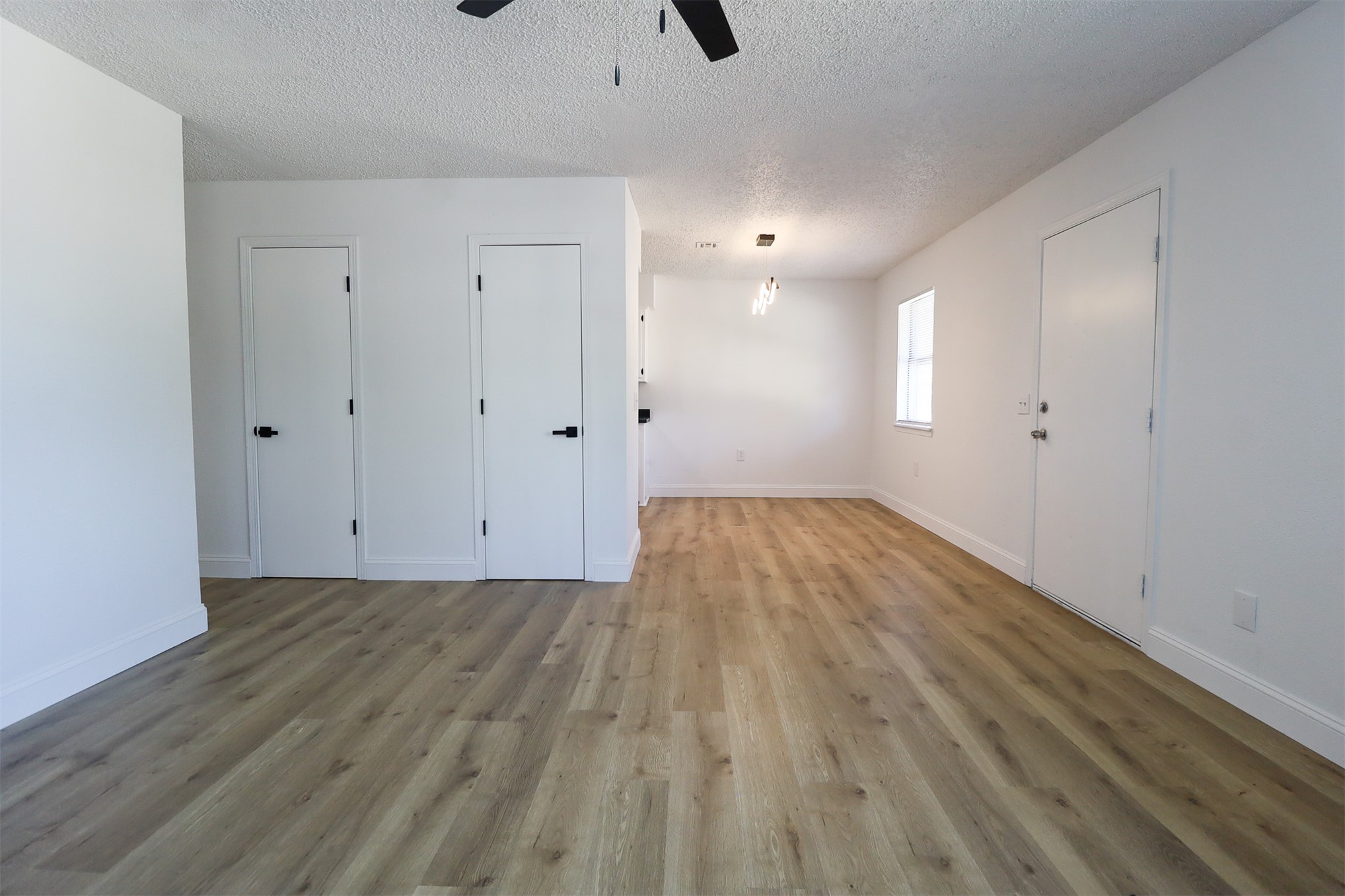 1007 W 9th Street Property Photo 5