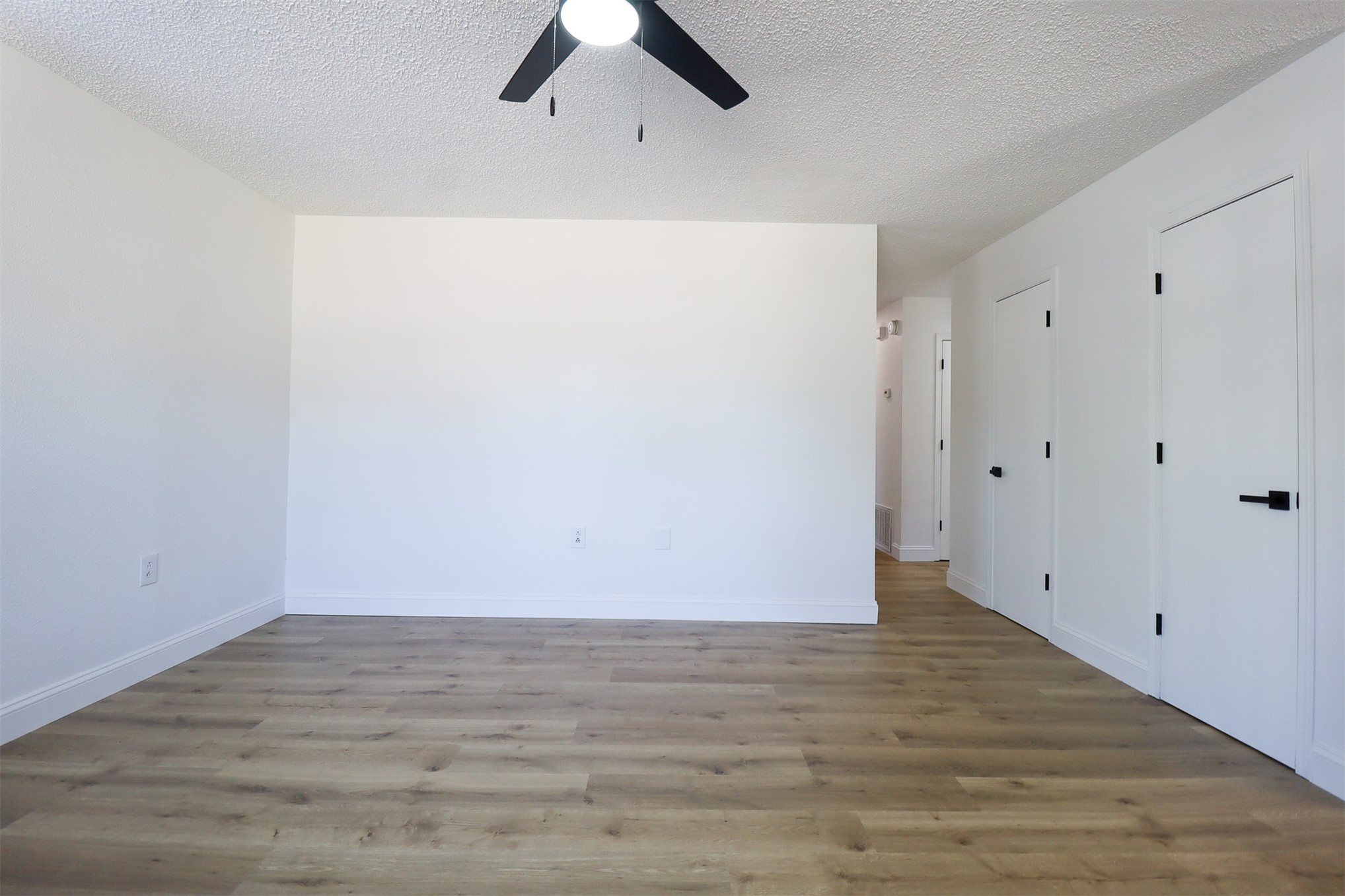1007 W 9th Street Property Photo 7