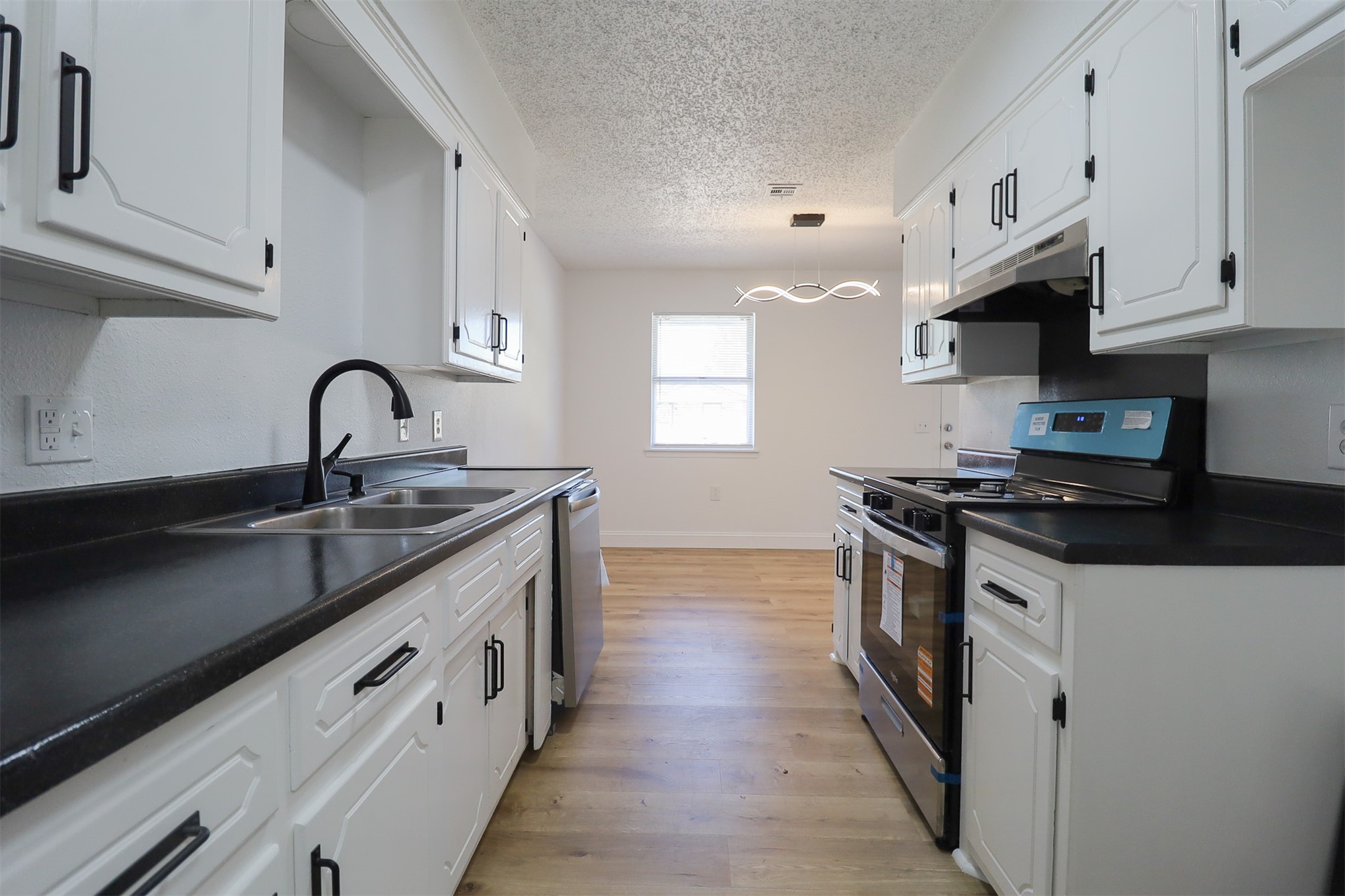 1007 W 9th Street Property Photo 13