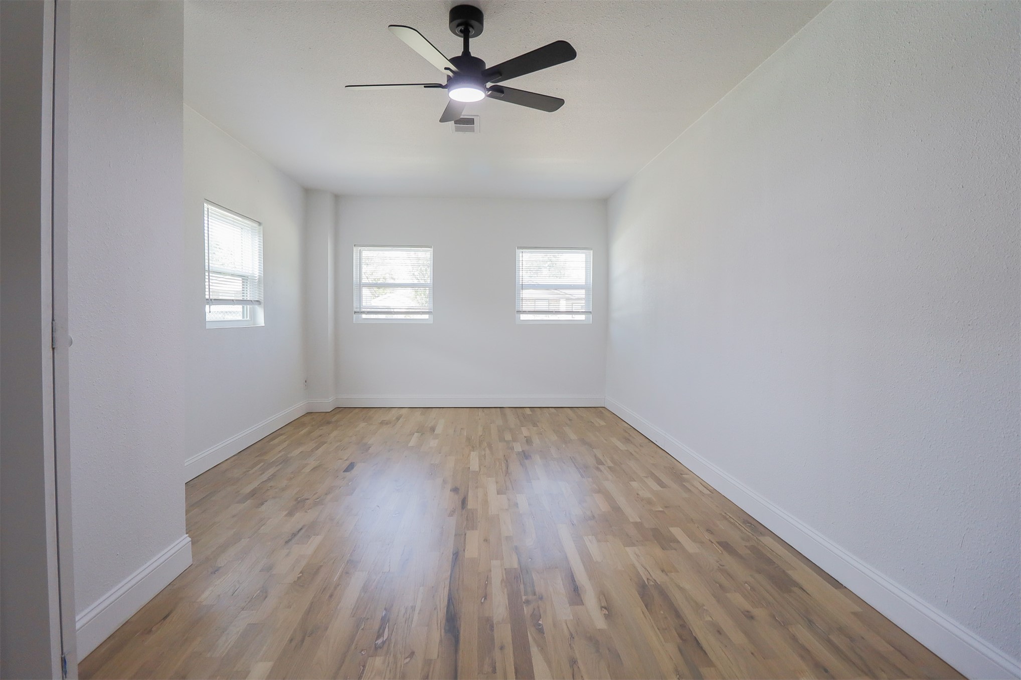 1007 W 9th Street Property Photo 15
