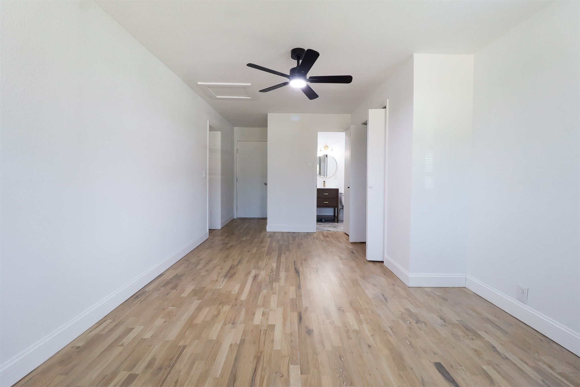 1007 W 9th Street Property Photo 16
