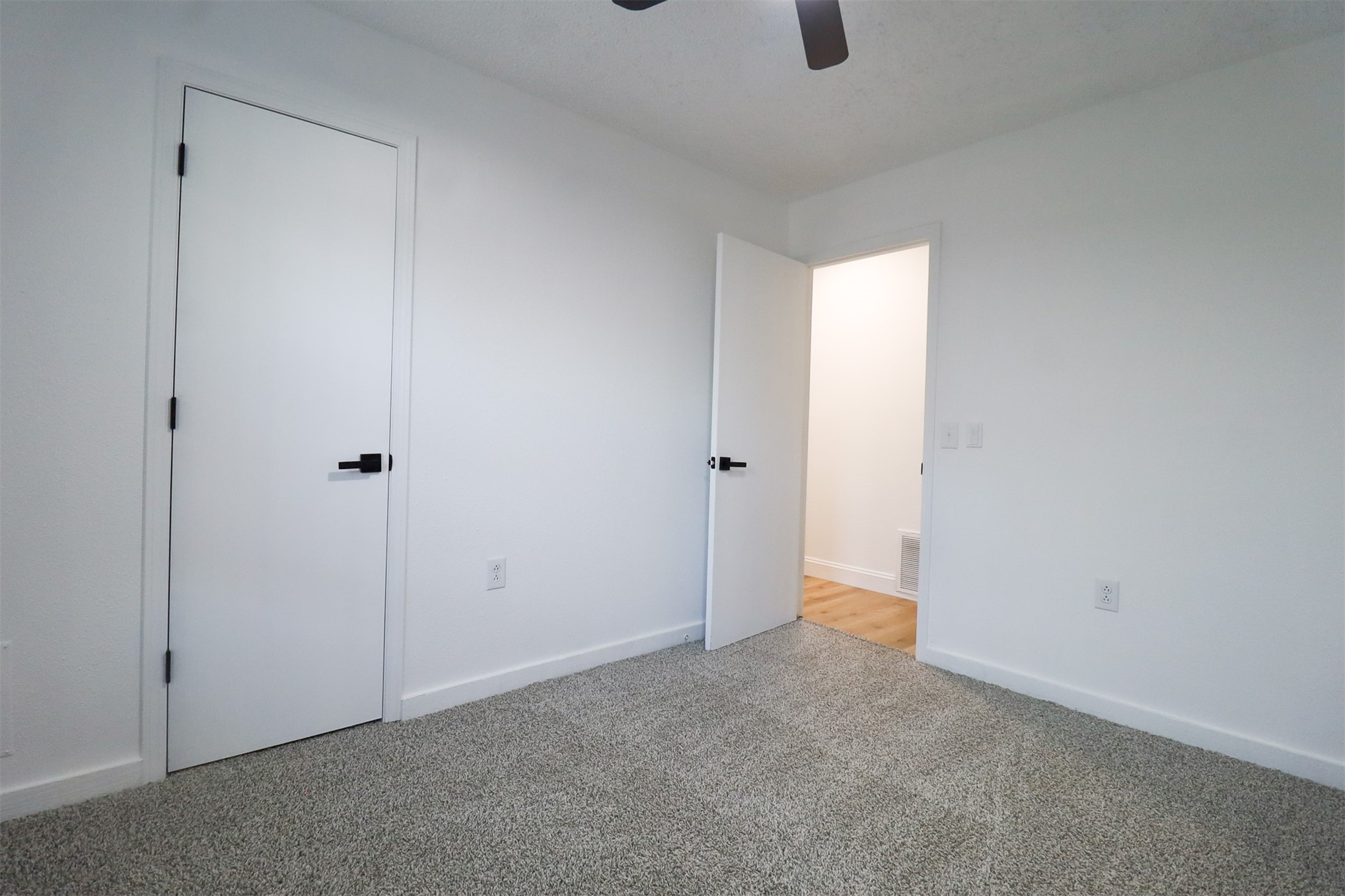 1007 W 9th Street Property Photo 22