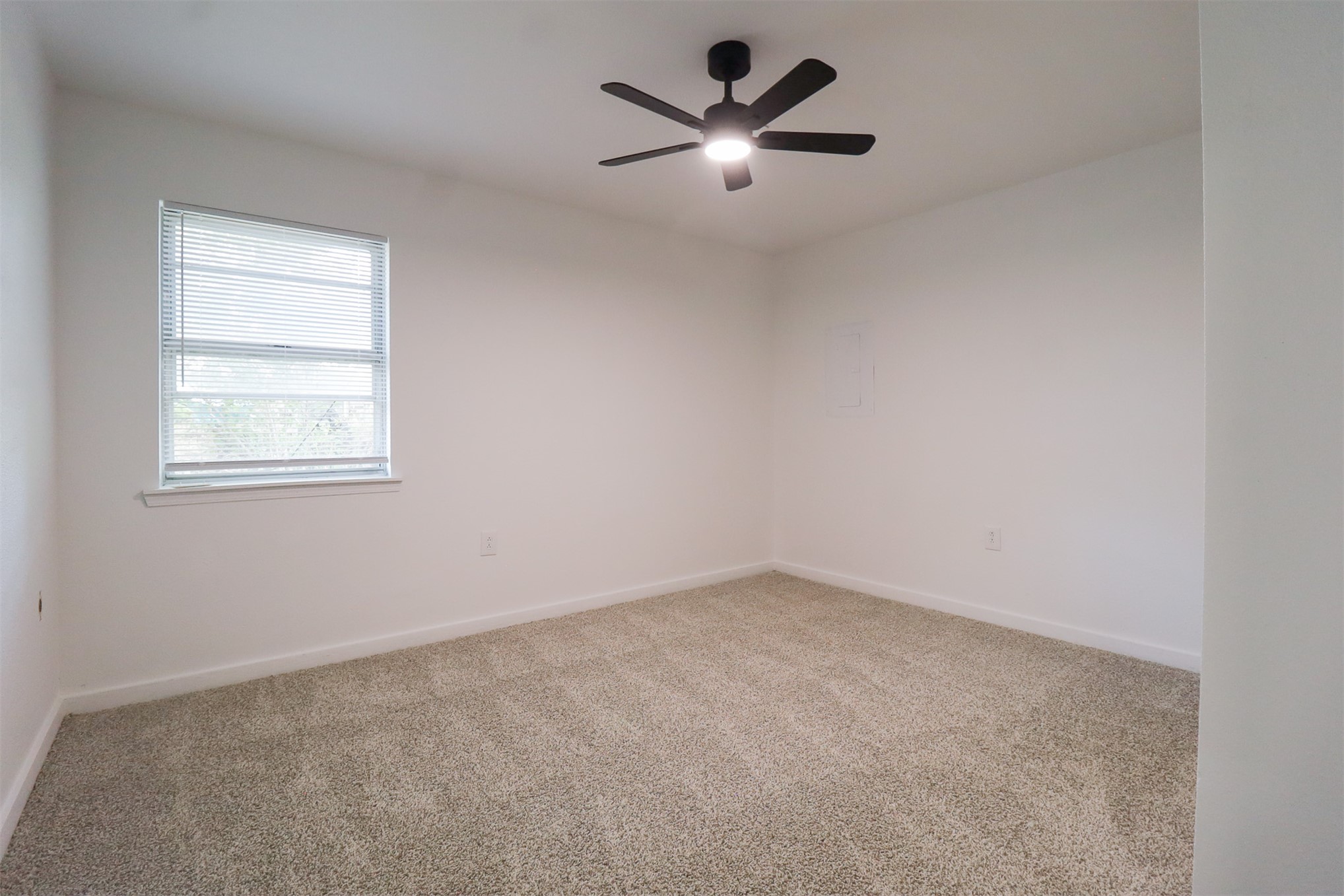 1007 W 9th Street Property Photo 23
