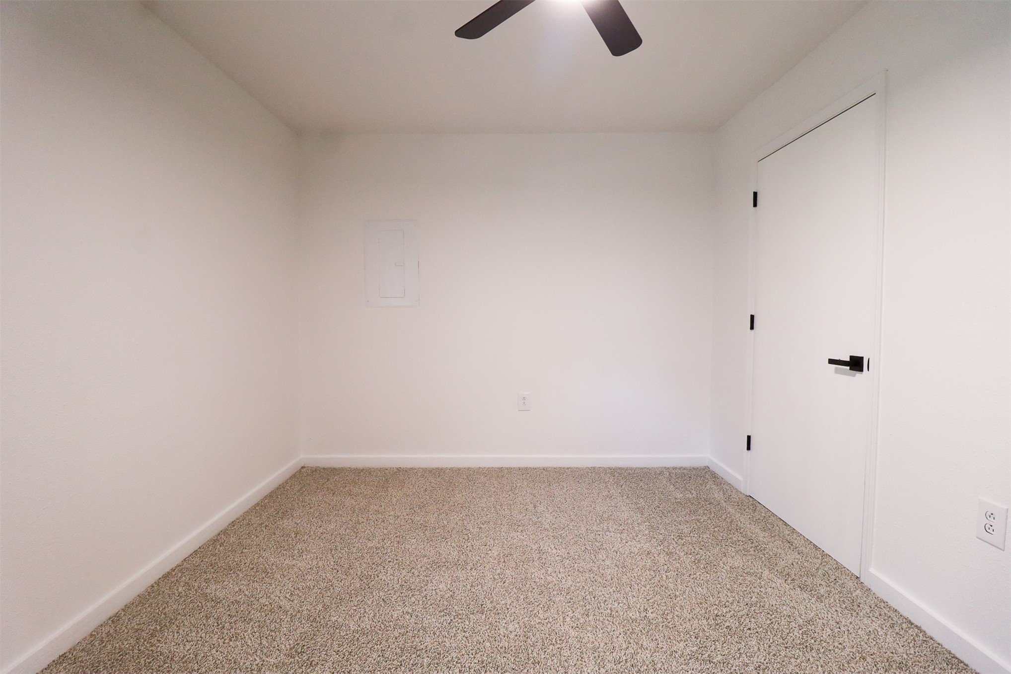 1007 W 9th Street Property Photo 24