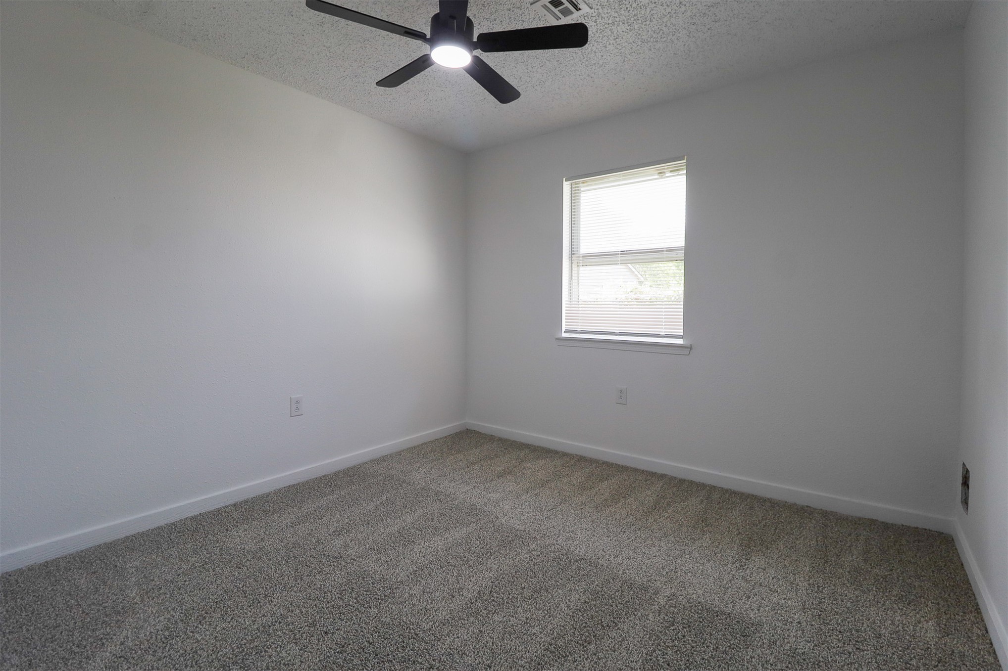 1007 W 9th Street Property Photo 26