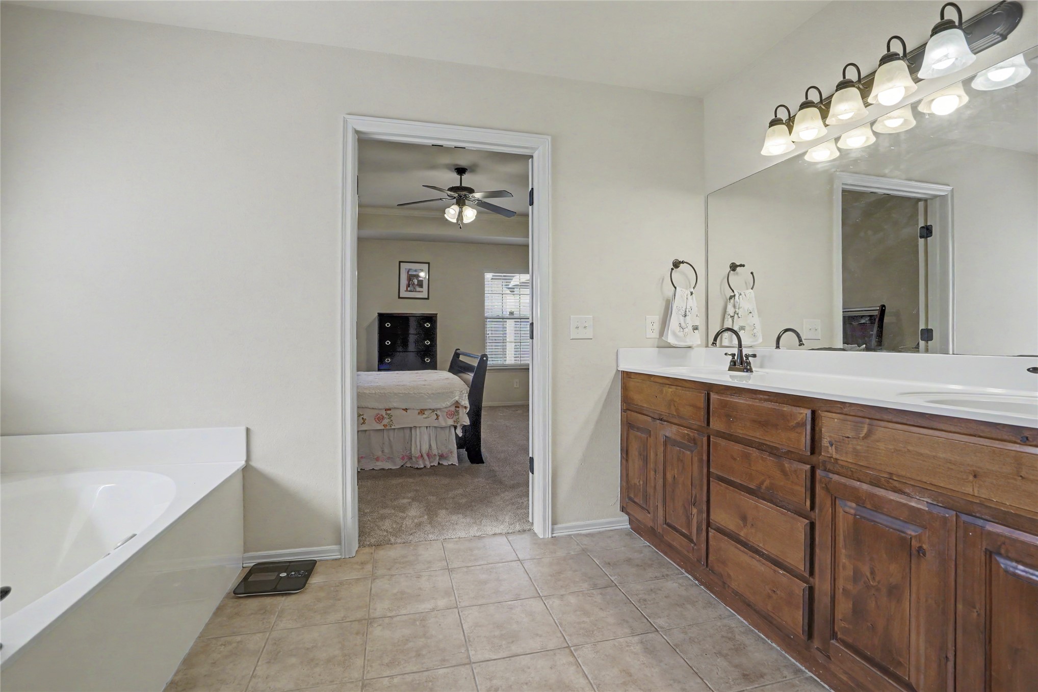 12528 S Date Street Property Photo 15