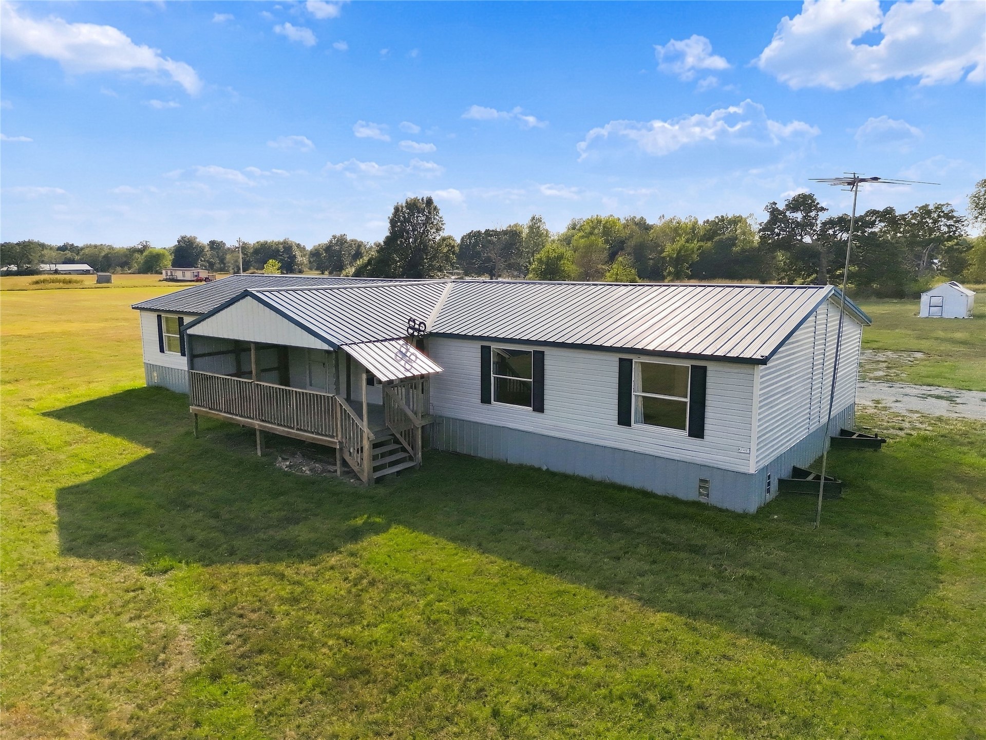 57047 S 550 Road Property Photo 3