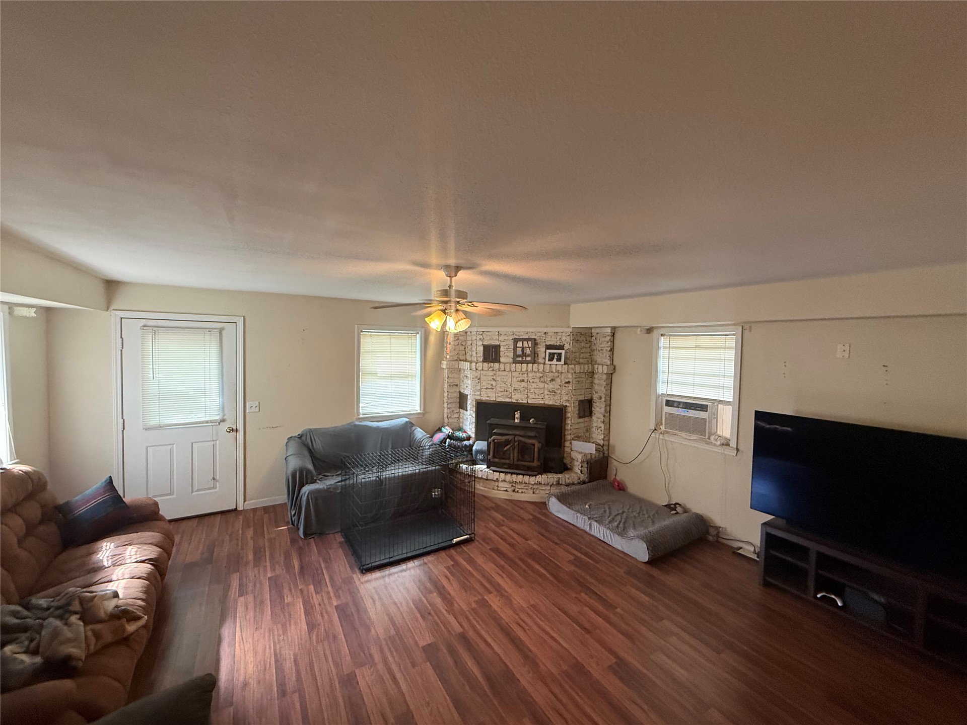 415042 E 1097 Property Photo 5