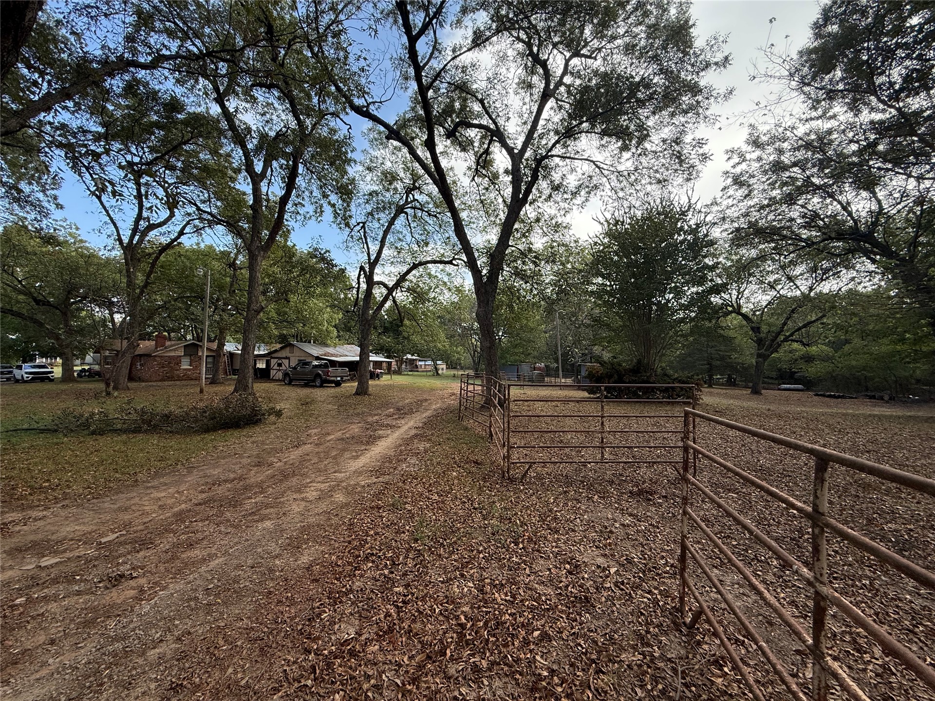 415042 E 1097 Property Photo 12
