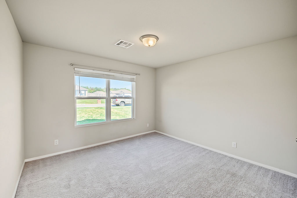 10721 N 101 East Court Property Photo 4