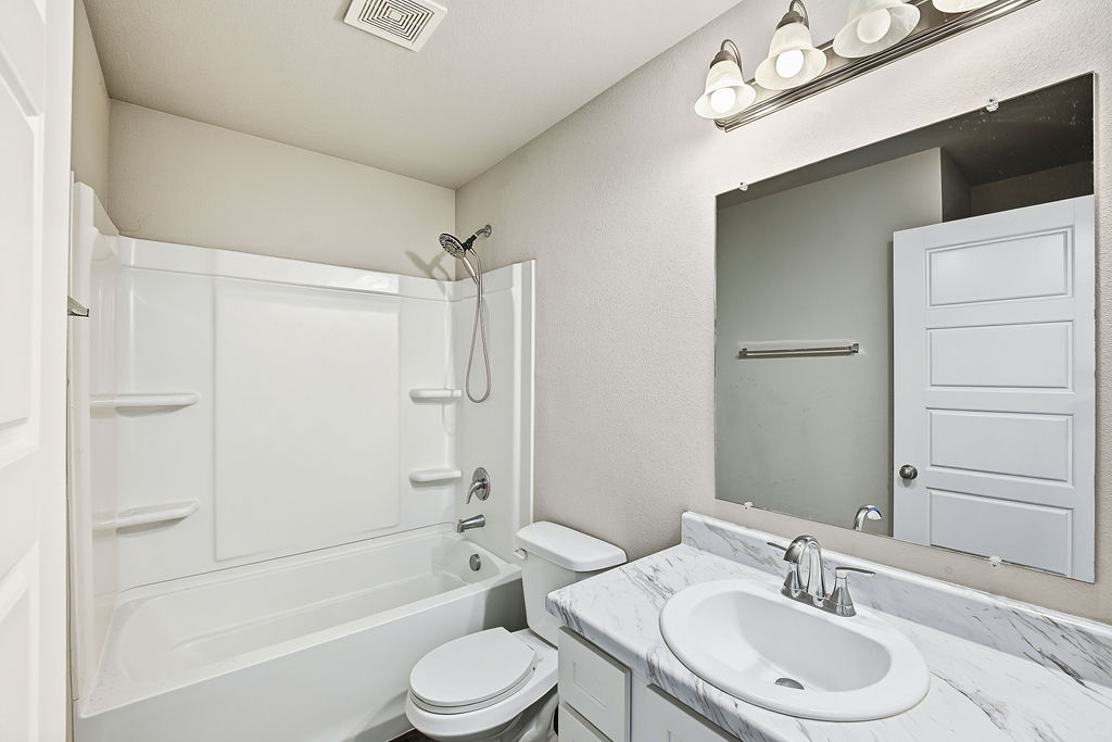 10721 N 101 East Court Property Photo 7