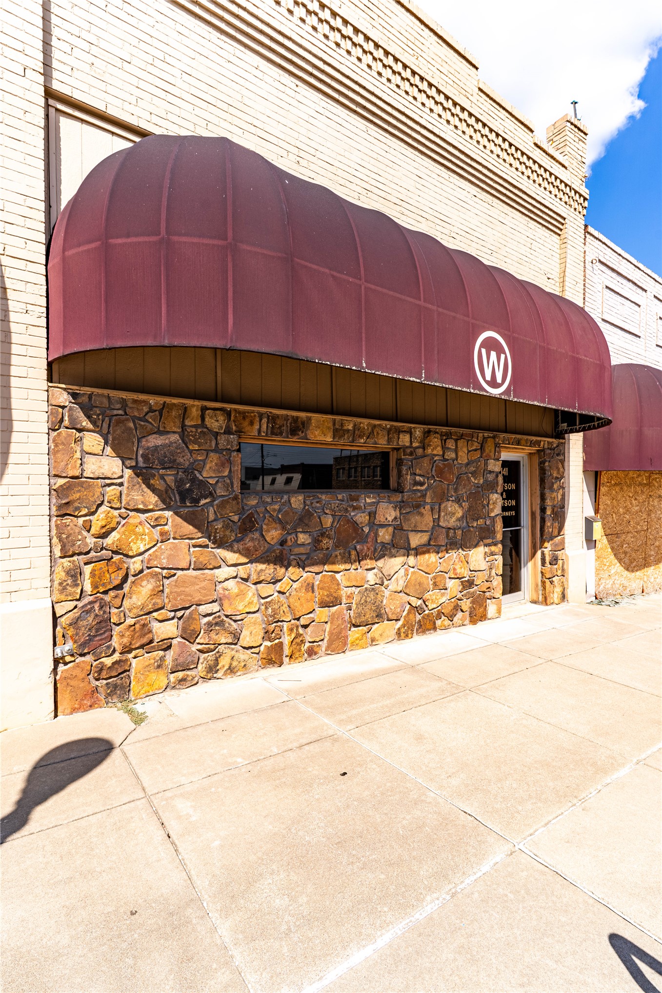 141 E Broadway Street Property Photo 2