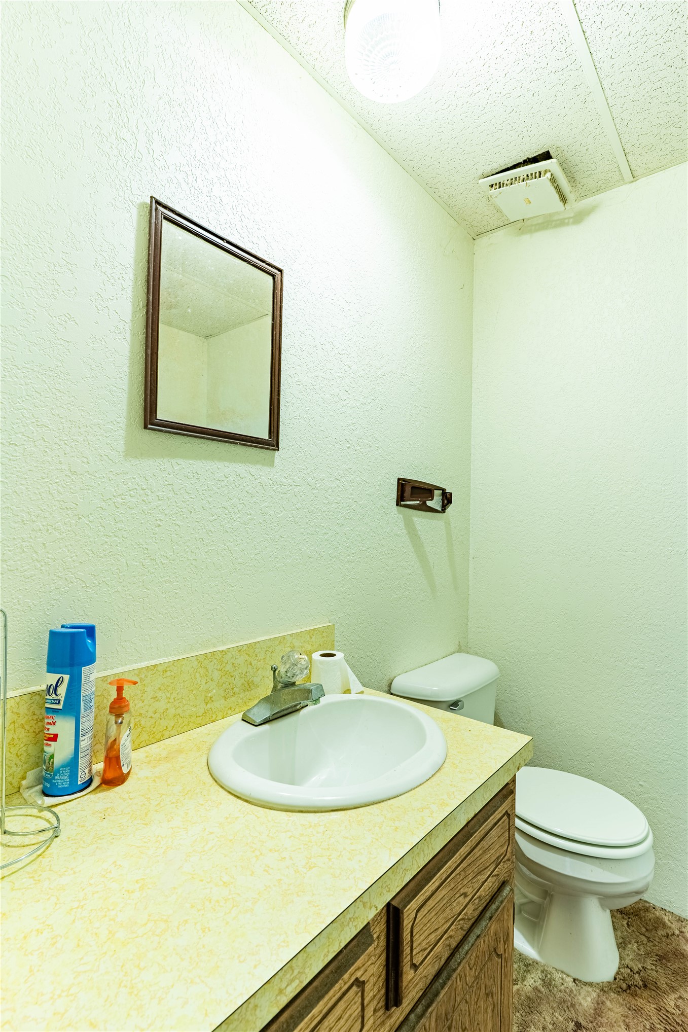 141 E Broadway Street Property Photo 16