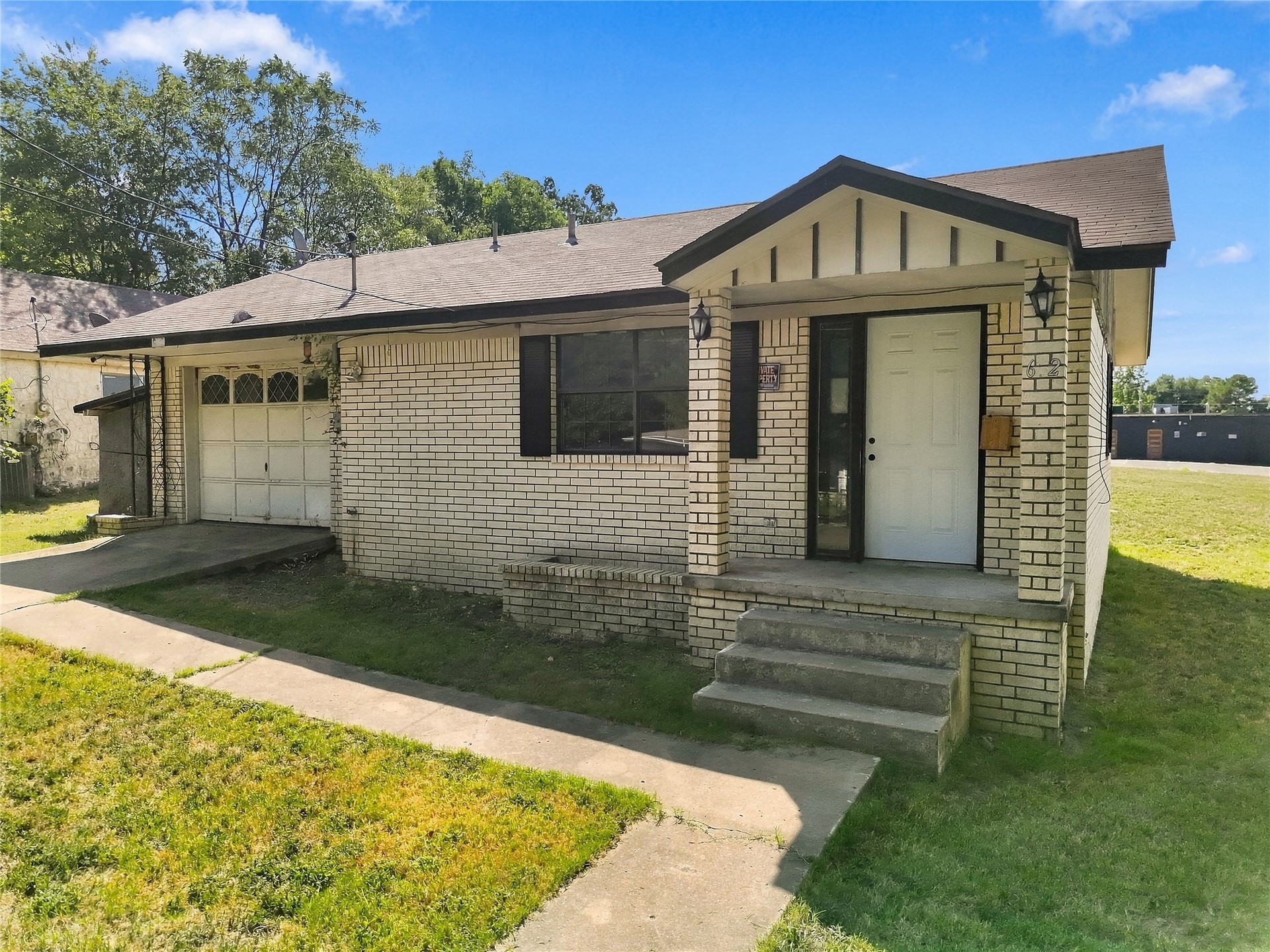 602 E Ward Street Property Photo 1