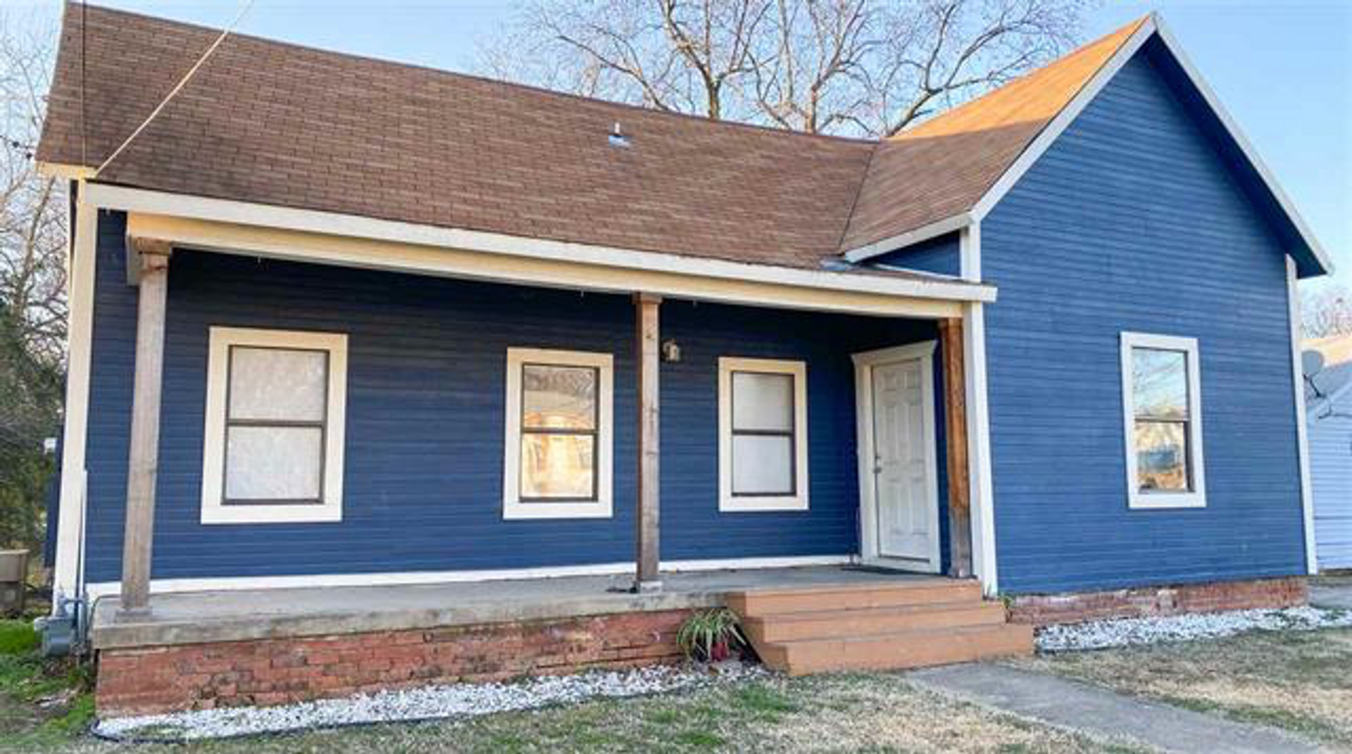 109 E Ne Property Photo 1